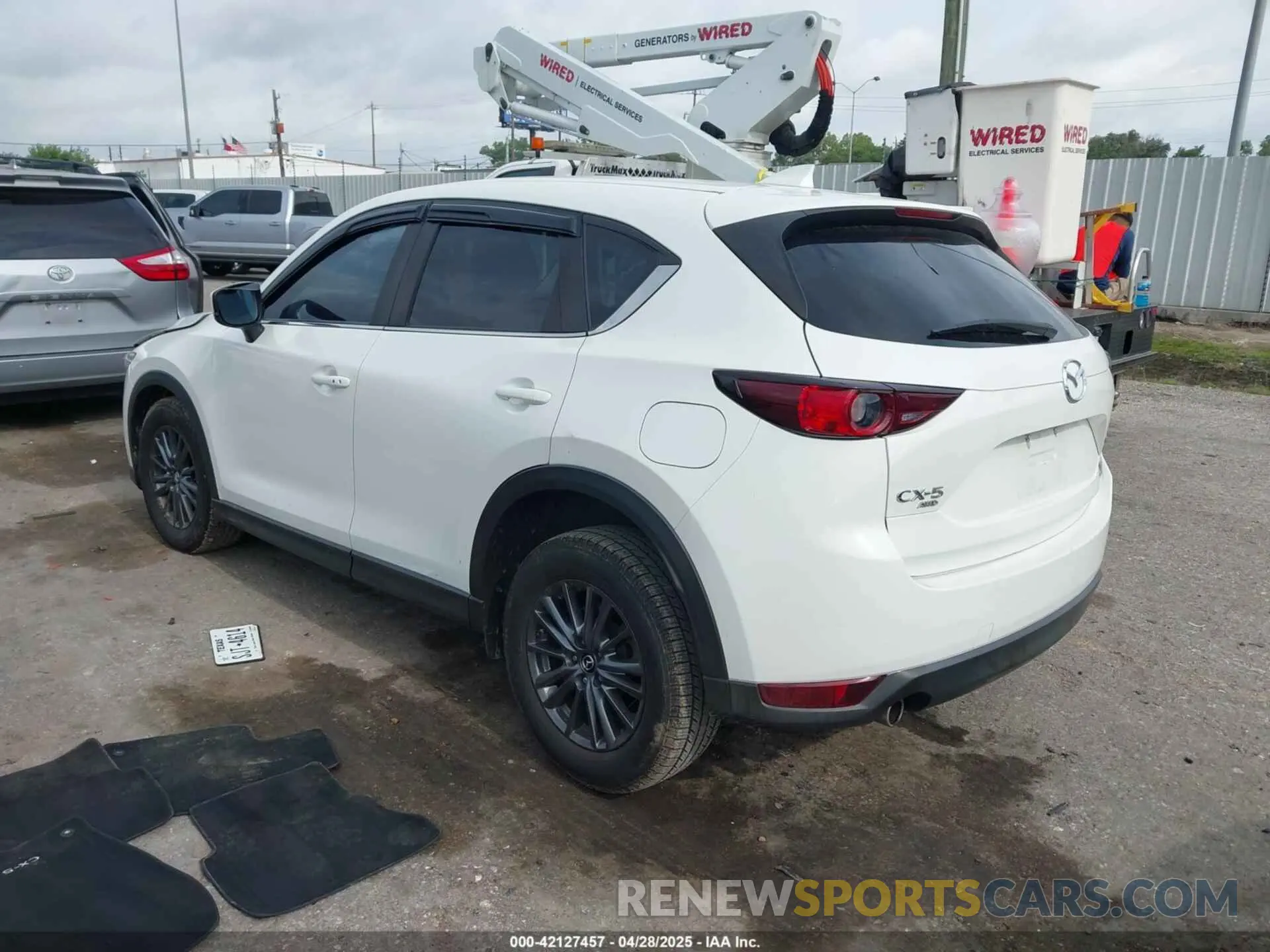 3 fotografías del automóvil dañado JM3KFBCM2L0786784 MAZDA CX-5 2020