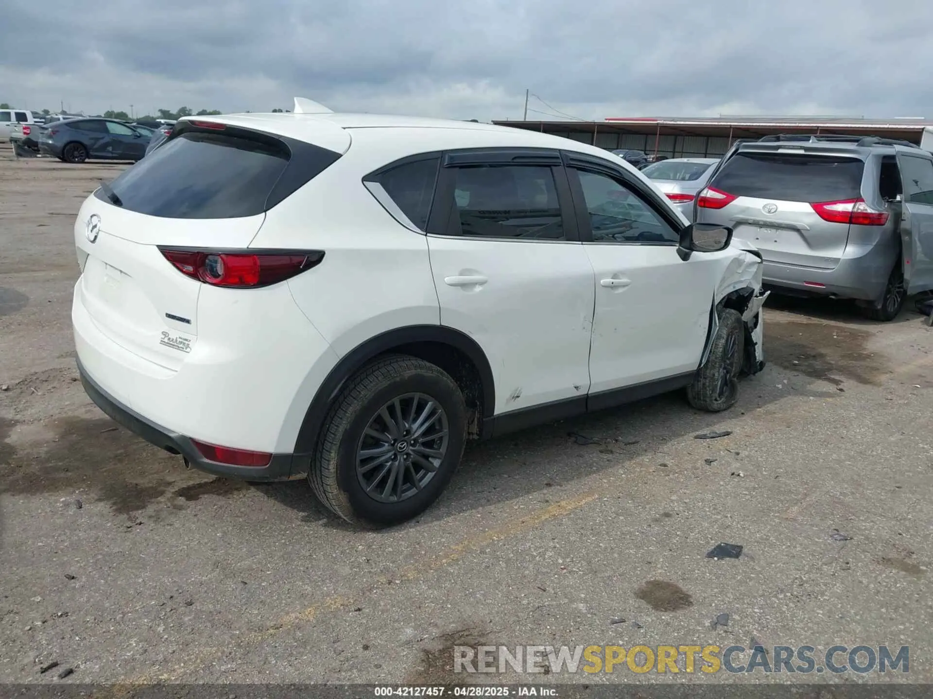 4 fotografías del automóvil dañado JM3KFBCM2L0786784 MAZDA CX-5 2020