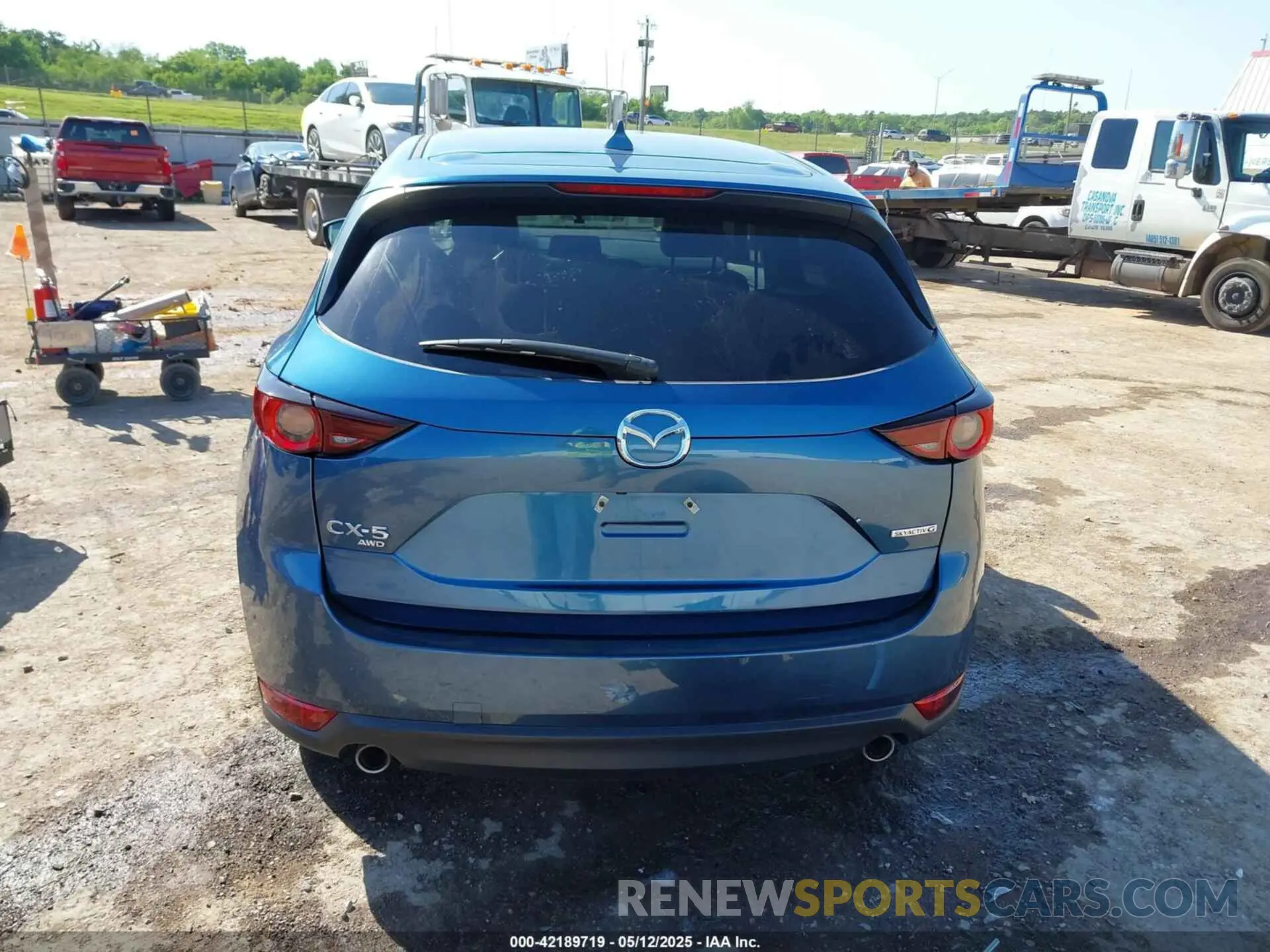 17 fotografías del automóvil dañado JM3KFBCM2L0848233 MAZDA CX-5 2020