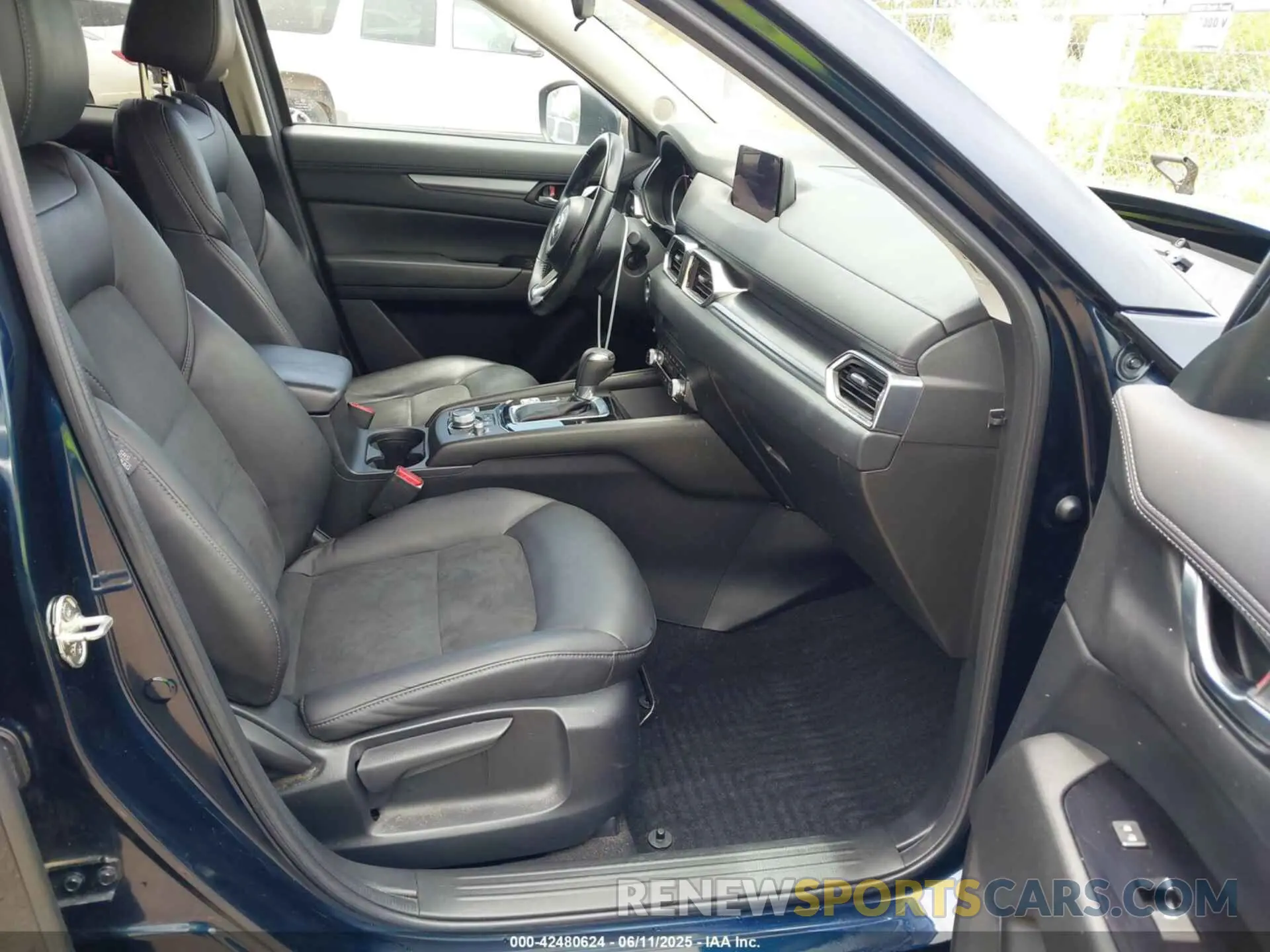 5 fotografías del automóvil dañado JM3KFBCM5L0862434 MAZDA CX-5 2020