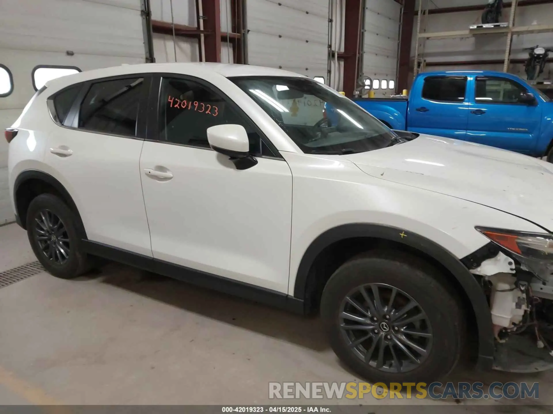13 fotografías del automóvil dañado JM3KFBCM5L0862613 MAZDA CX-5 2020