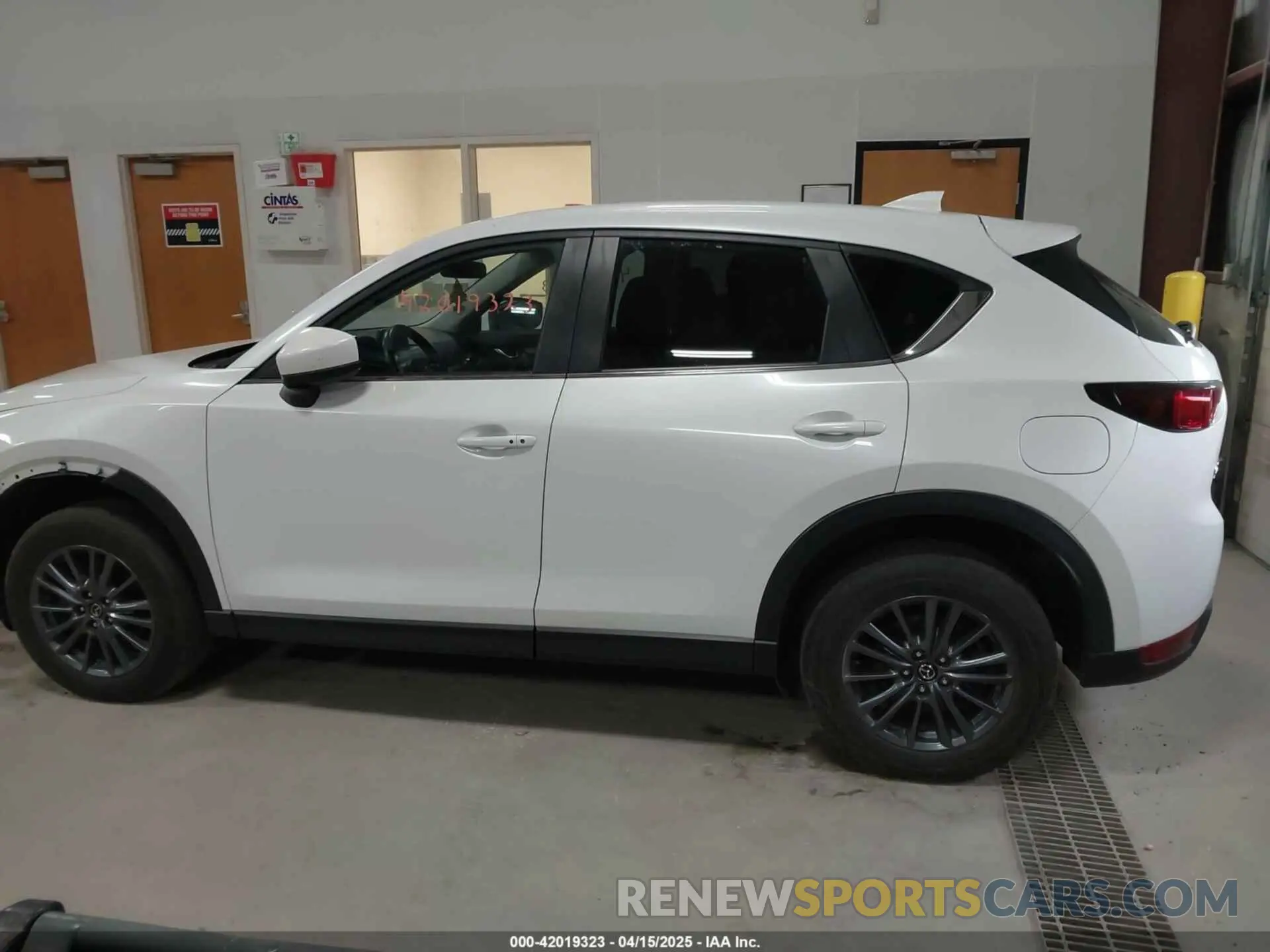 14 fotografías del automóvil dañado JM3KFBCM5L0862613 MAZDA CX-5 2020