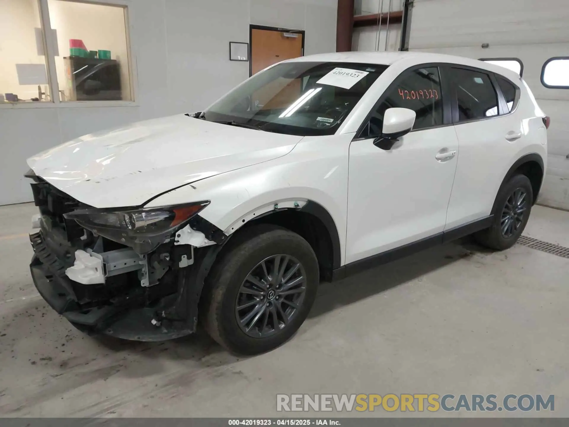 2 fotografías del automóvil dañado JM3KFBCM5L0862613 MAZDA CX-5 2020