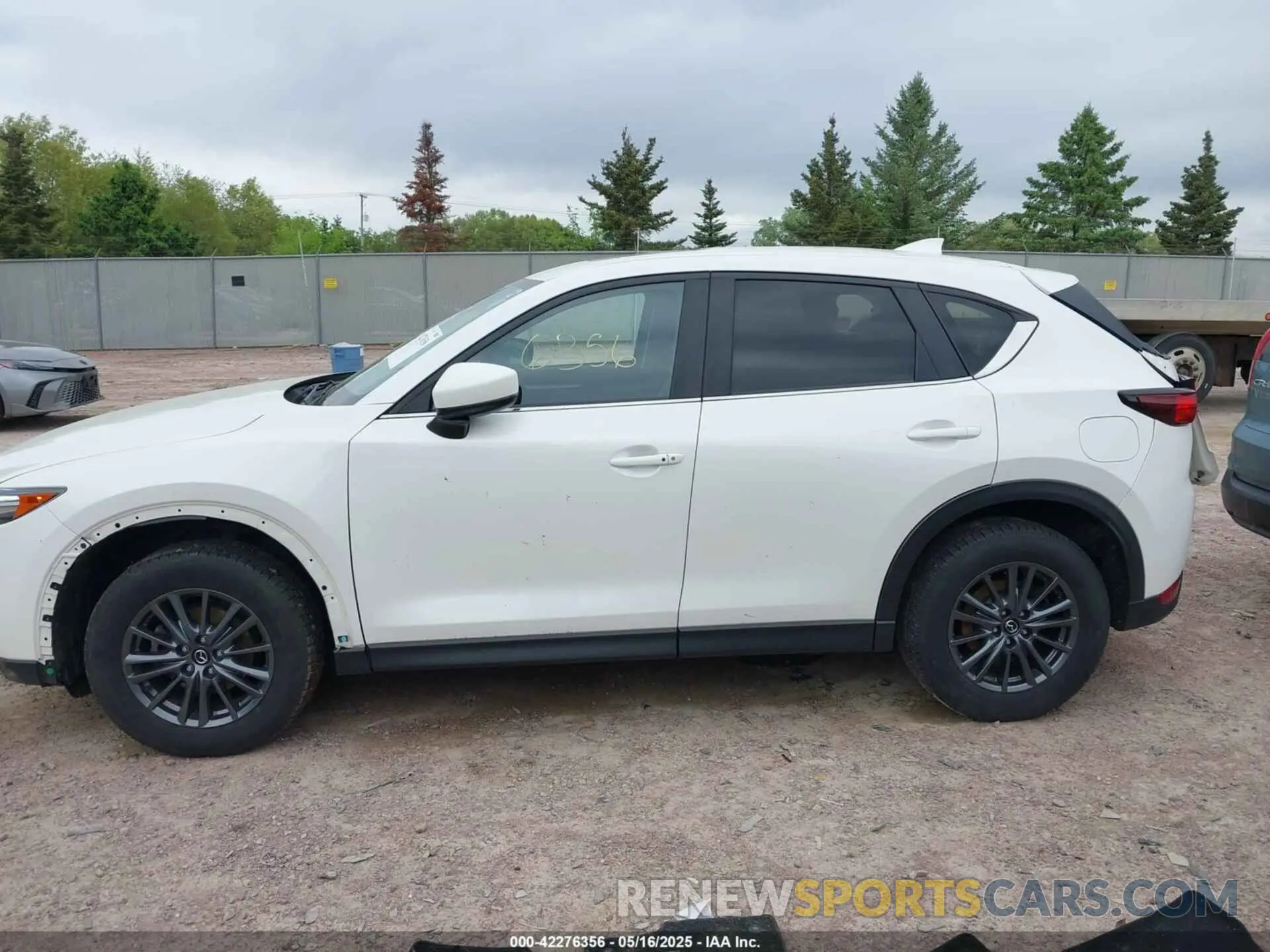 14 fotografías del automóvil dañado JM3KFBCM5L1849029 MAZDA CX-5 2020