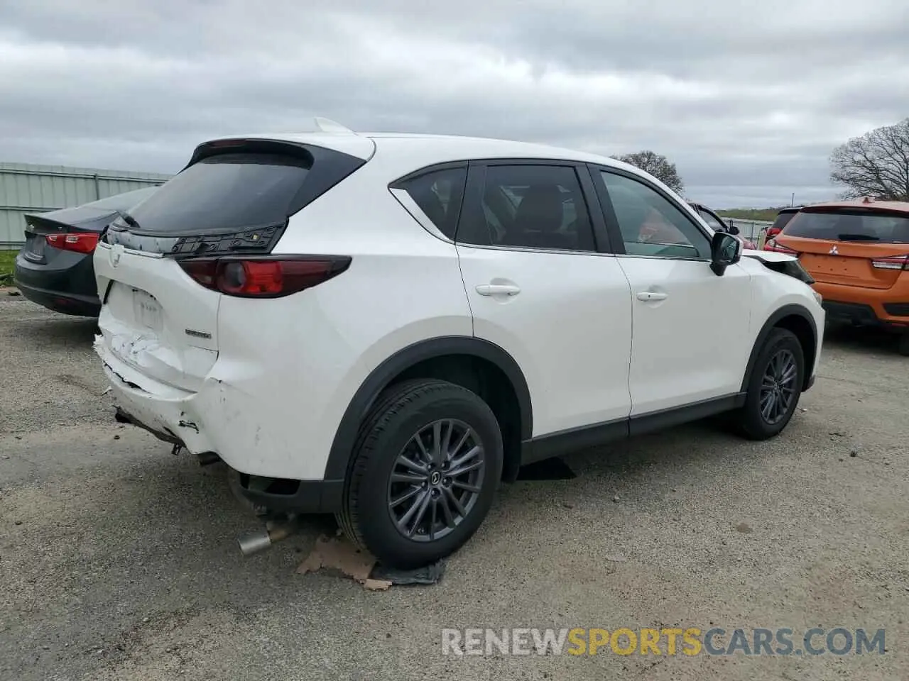 3 fotografías del automóvil dañado JM3KFBCM8L1789067 MAZDA CX-5 2020