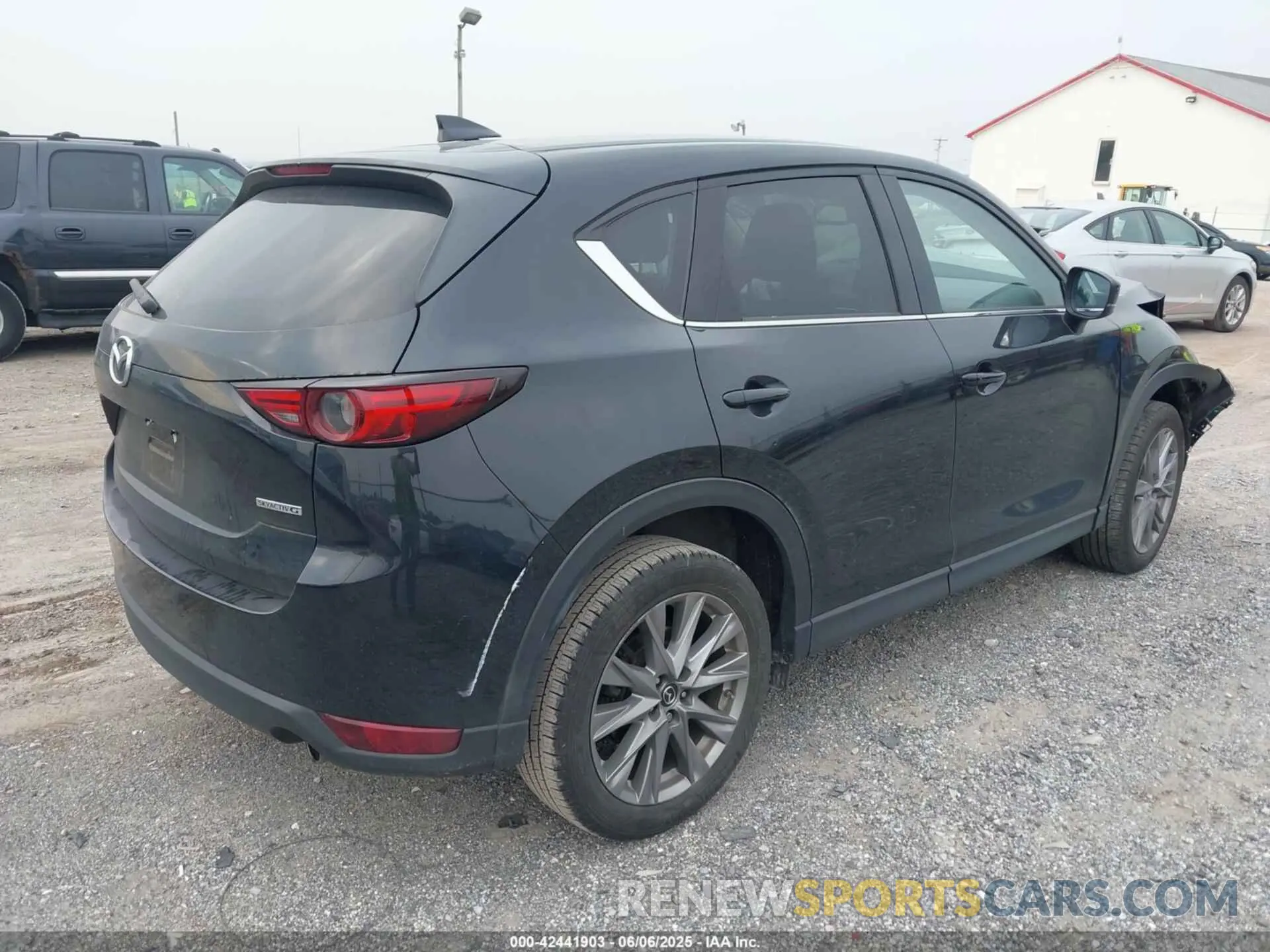 4 fotografías del automóvil dañado JM3KFBDM0L0819635 MAZDA CX-5 2020