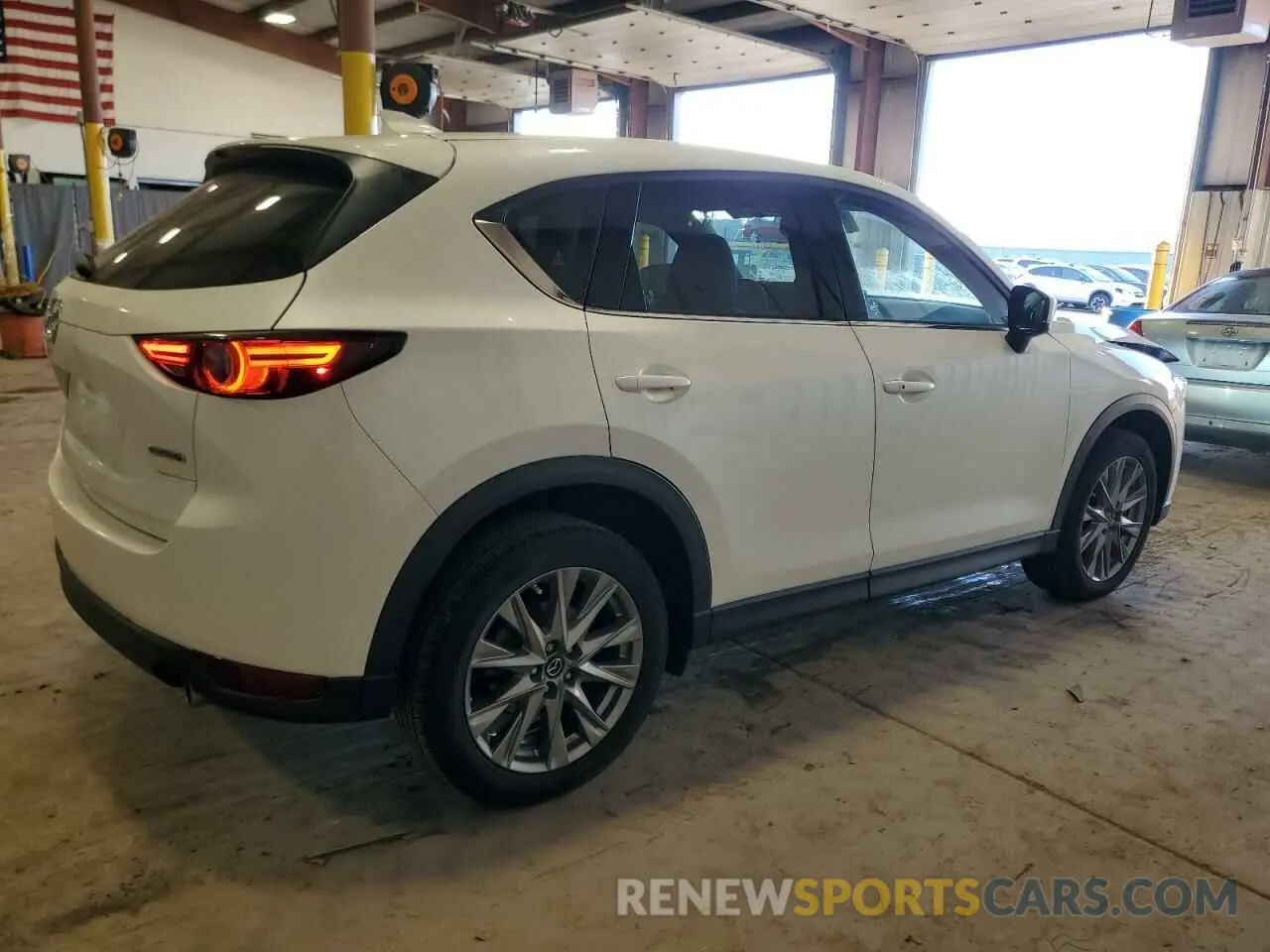 3 fotografías del automóvil dañado JM3KFBDM1L1843940 MAZDA CX-5 2020
