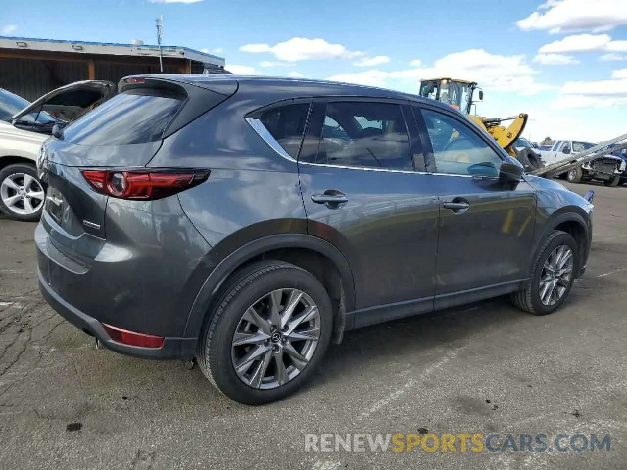 3 fotografías del automóvil dañado JM3KFBDM1L1858051 MAZDA CX-5 2020