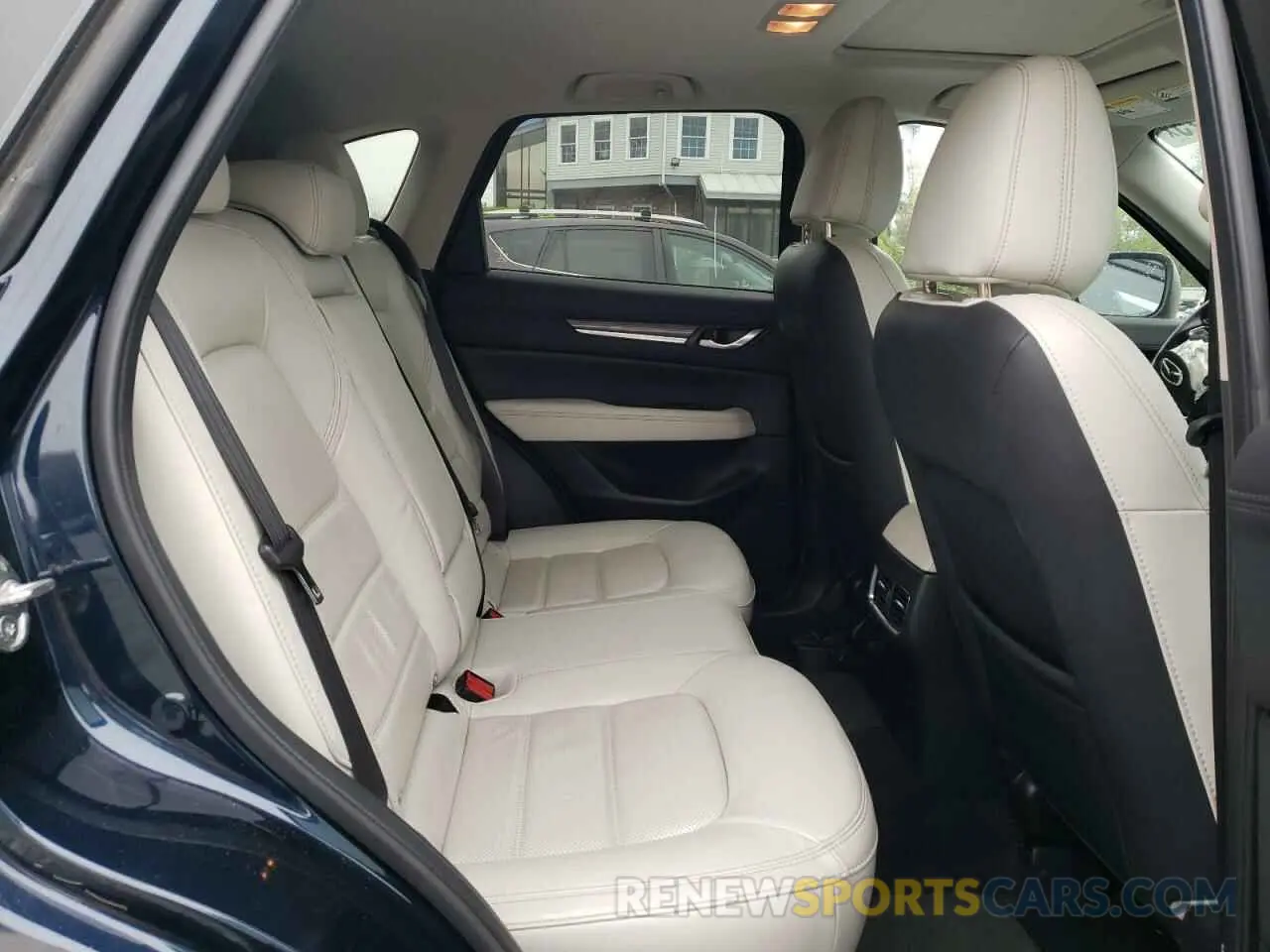 11 fotografías del automóvil dañado JM3KFBDM2L0729290 MAZDA CX-5 2020