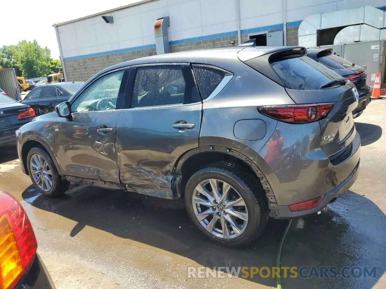 2 fotografías del automóvil dañado JM3KFBDM4L0771394 MAZDA CX-5 2020