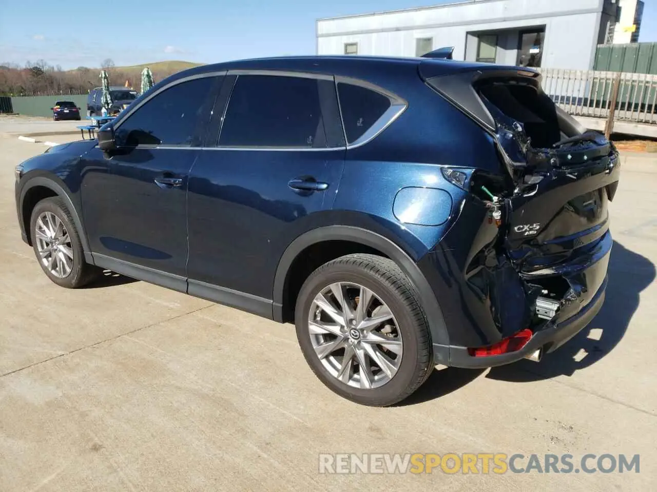 2 fotografías del automóvil dañado JM3KFBDM4L0778572 MAZDA CX-5 2020