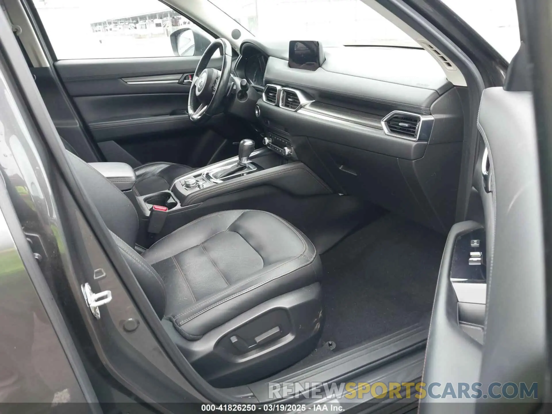 5 fotografías del automóvil dañado JM3KFBDM4L0829861 MAZDA CX-5 2020