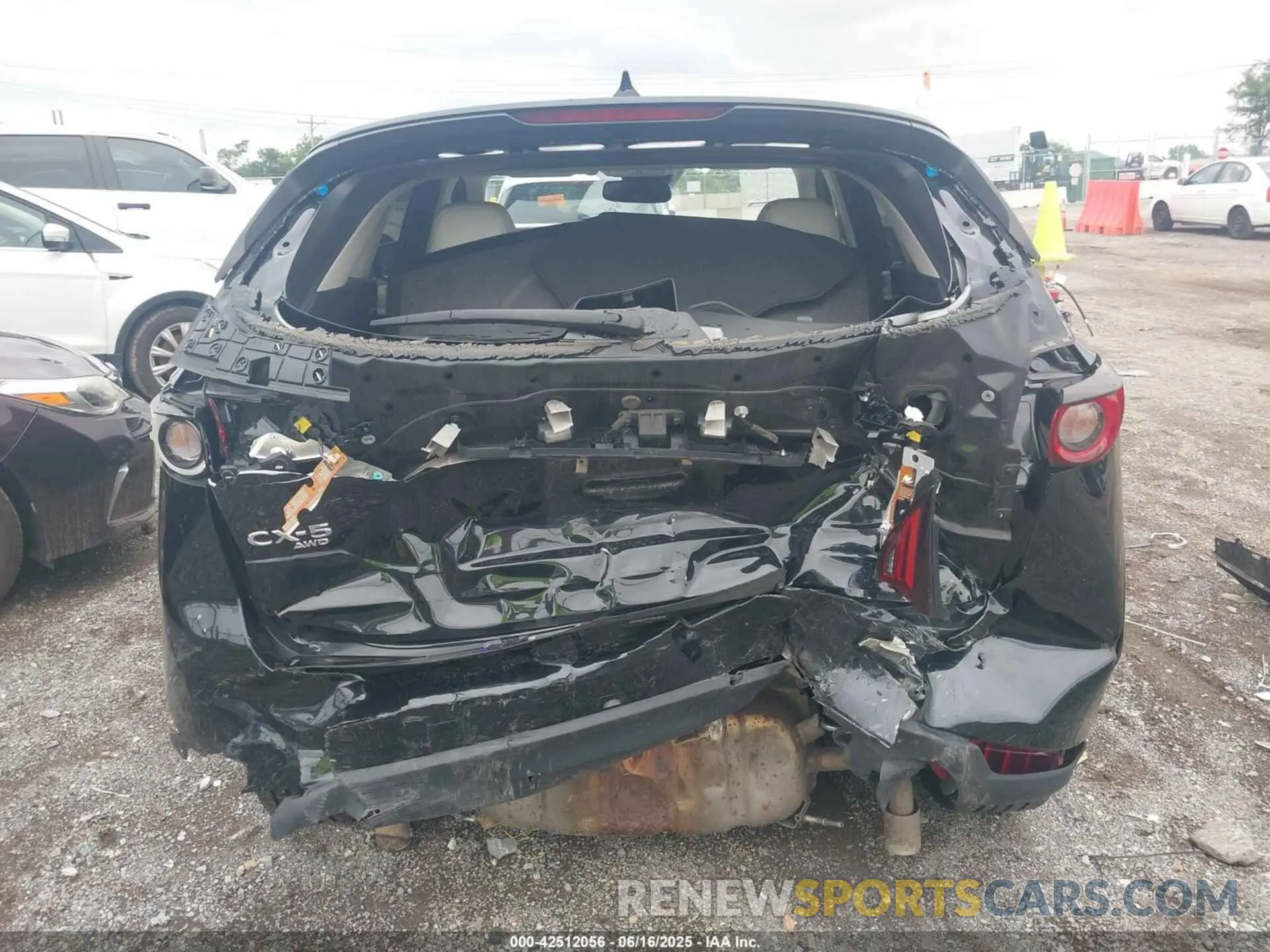 15 fotografías del automóvil dañado JM3KFBDM4L0857837 MAZDA CX-5 2020