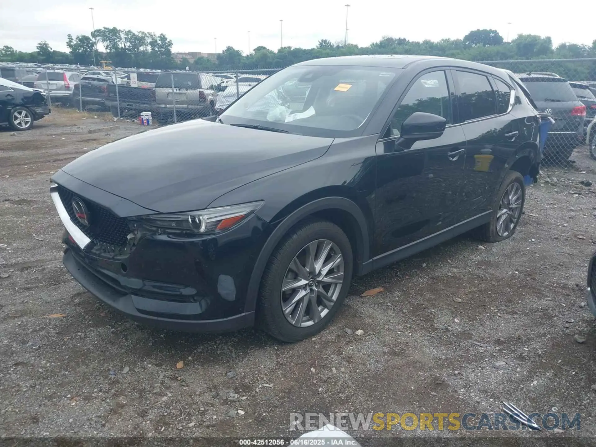 2 fotografías del automóvil dañado JM3KFBDM4L0857837 MAZDA CX-5 2020