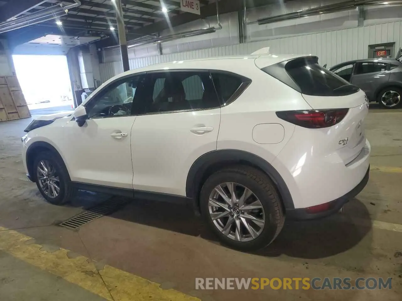 2 fotografías del automóvil dañado JM3KFBDM4L1700142 MAZDA CX-5 2020