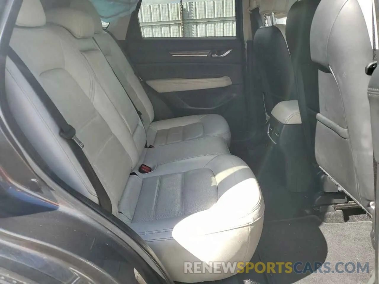 11 fotografías del automóvil dañado JM3KFBDM5L0737724 MAZDA CX-5 2020