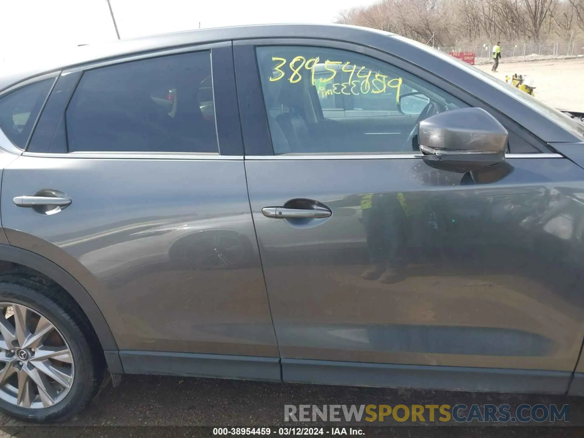 13 fotografías del automóvil dañado JM3KFBDM5L0790617 MAZDA CX-5 2020
