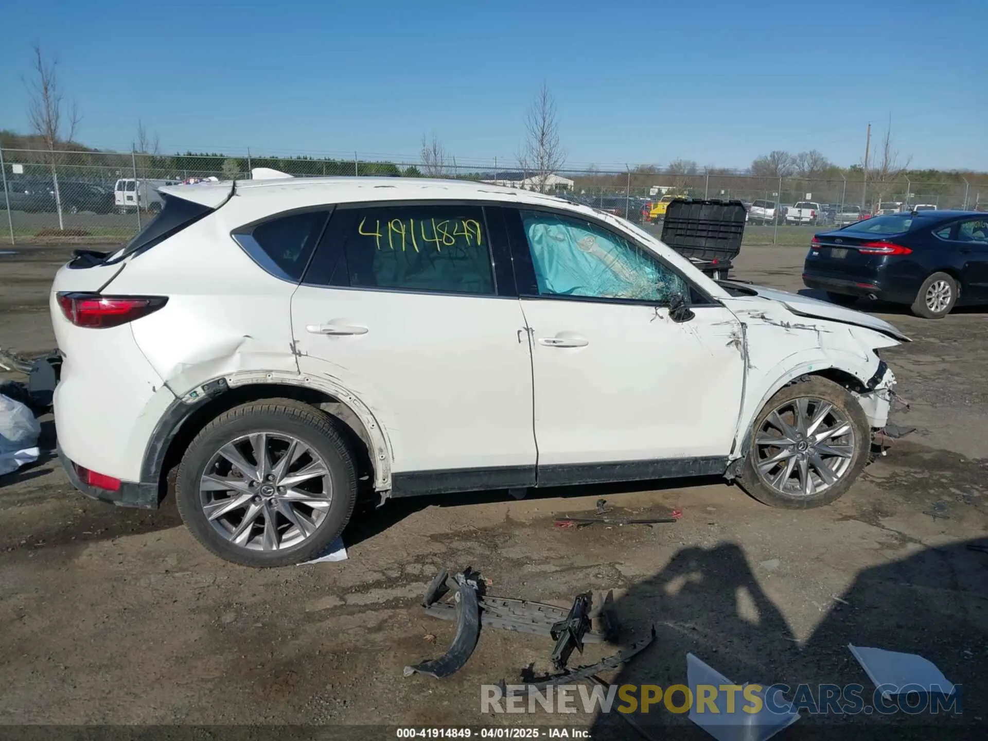 13 fotografías del automóvil dañado JM3KFBDM6L0751471 MAZDA CX-5 2020