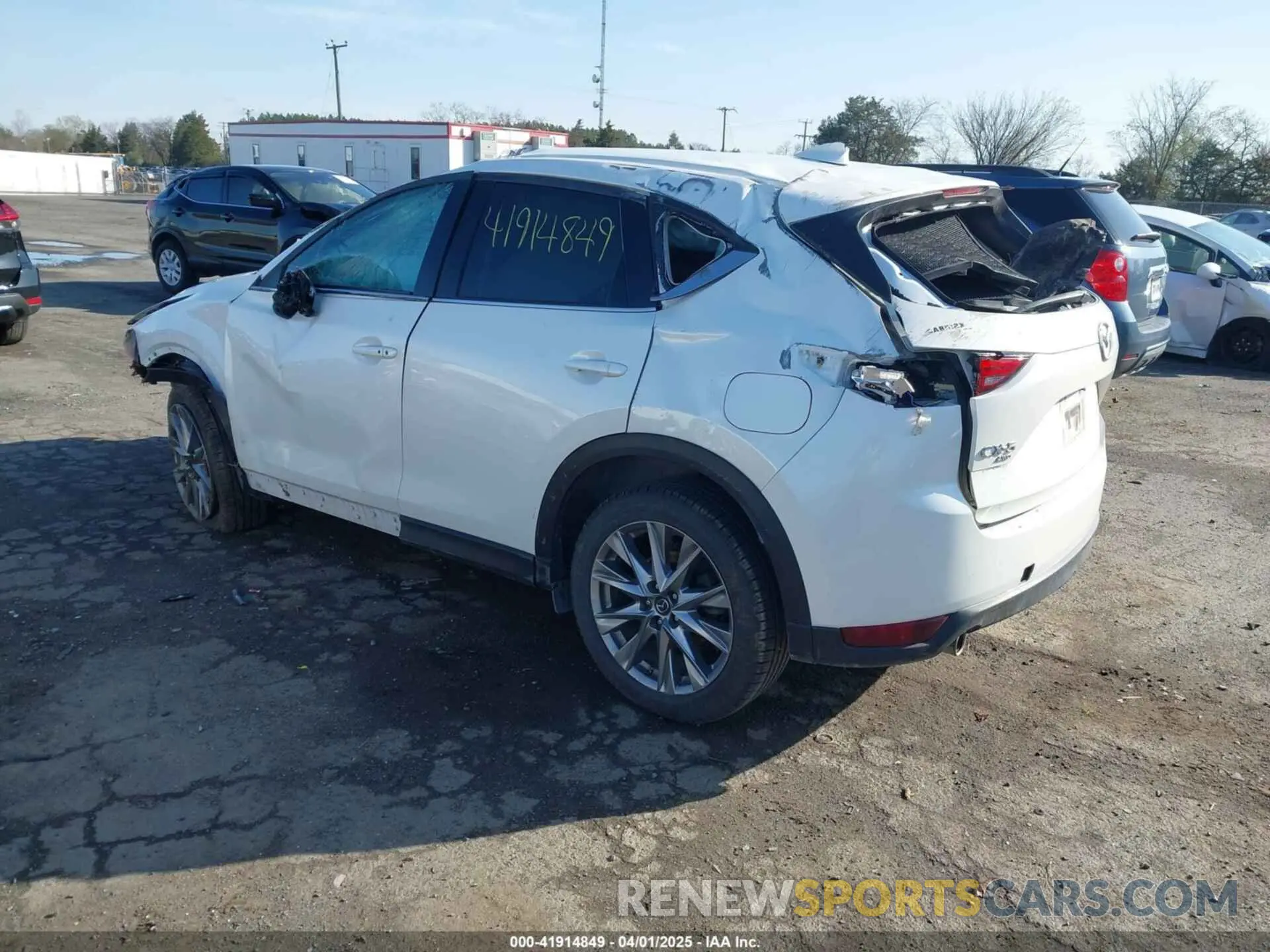 3 fotografías del automóvil dañado JM3KFBDM6L0751471 MAZDA CX-5 2020