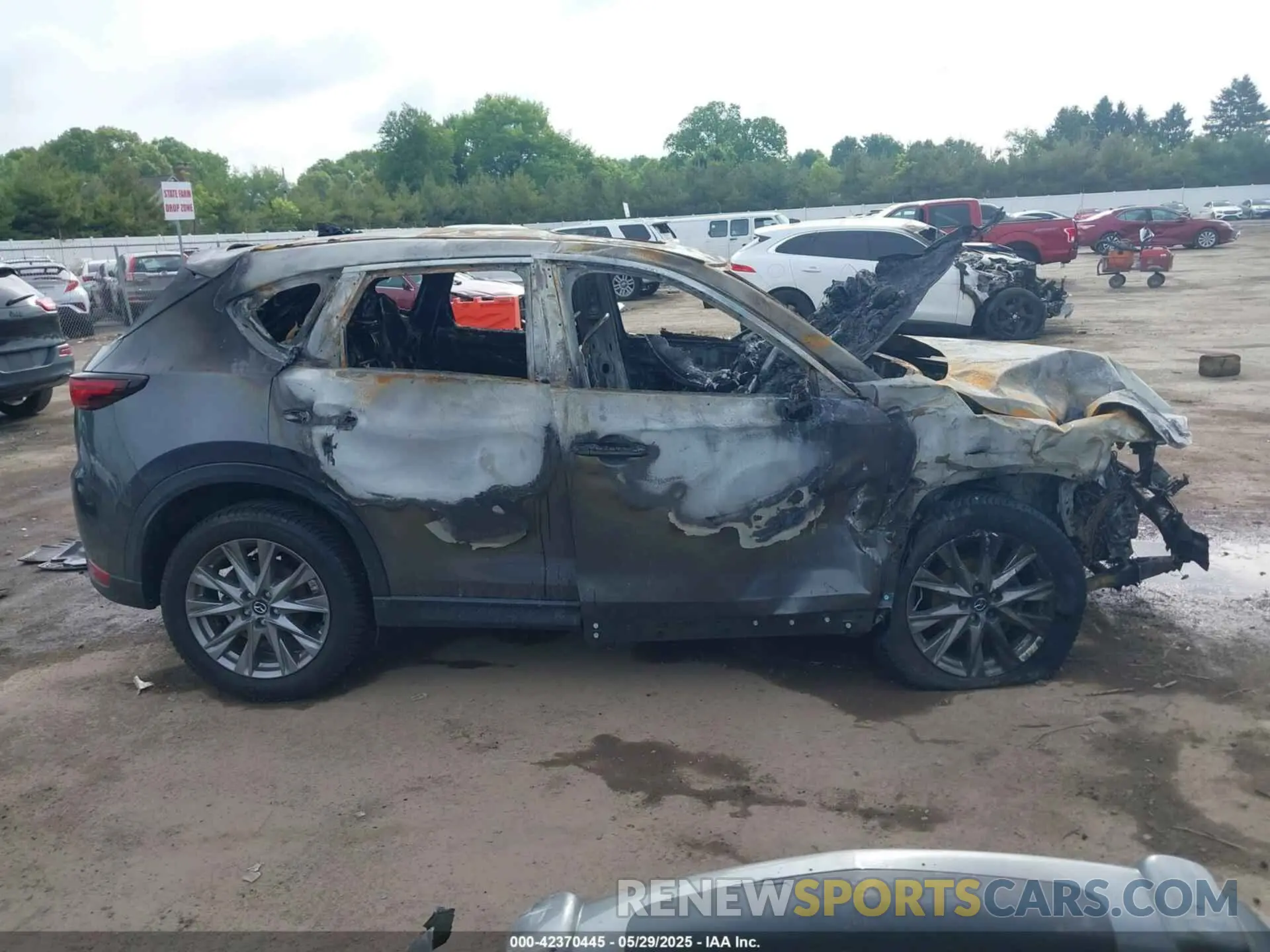 13 fotografías del automóvil dañado JM3KFBDM6L1855730 MAZDA CX-5 2020