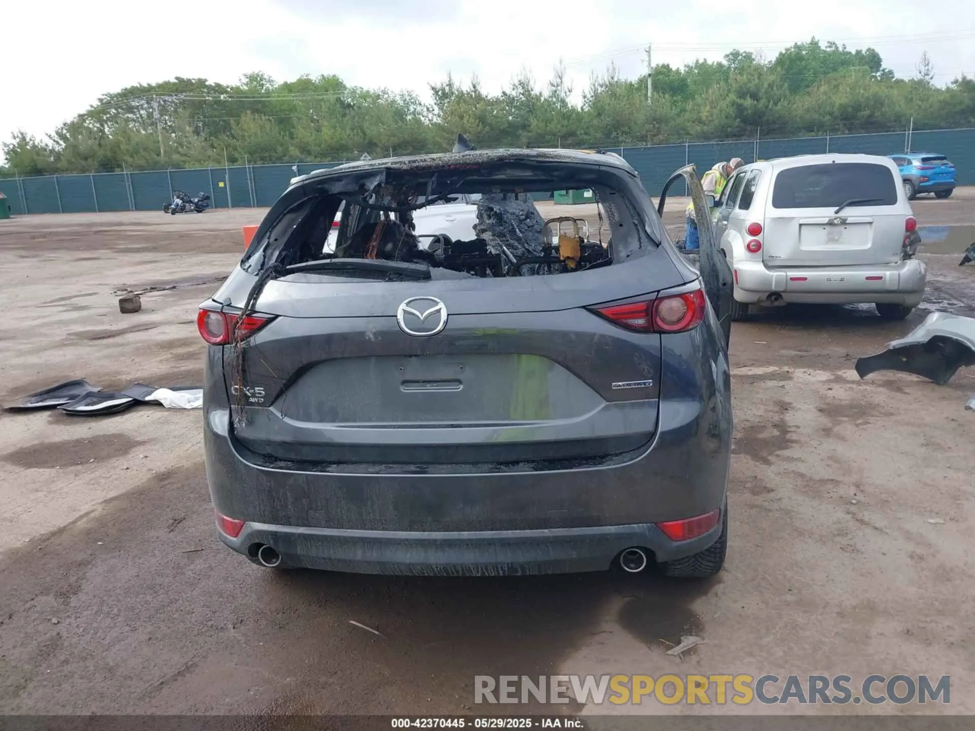 16 fotografías del automóvil dañado JM3KFBDM6L1855730 MAZDA CX-5 2020