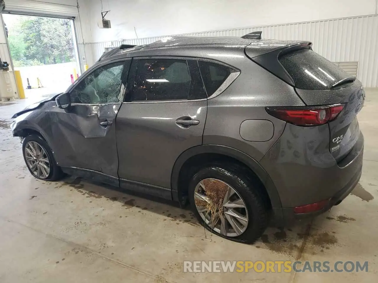 2 fotografías del automóvil dañado JM3KFBDM7L1750842 MAZDA CX-5 2020