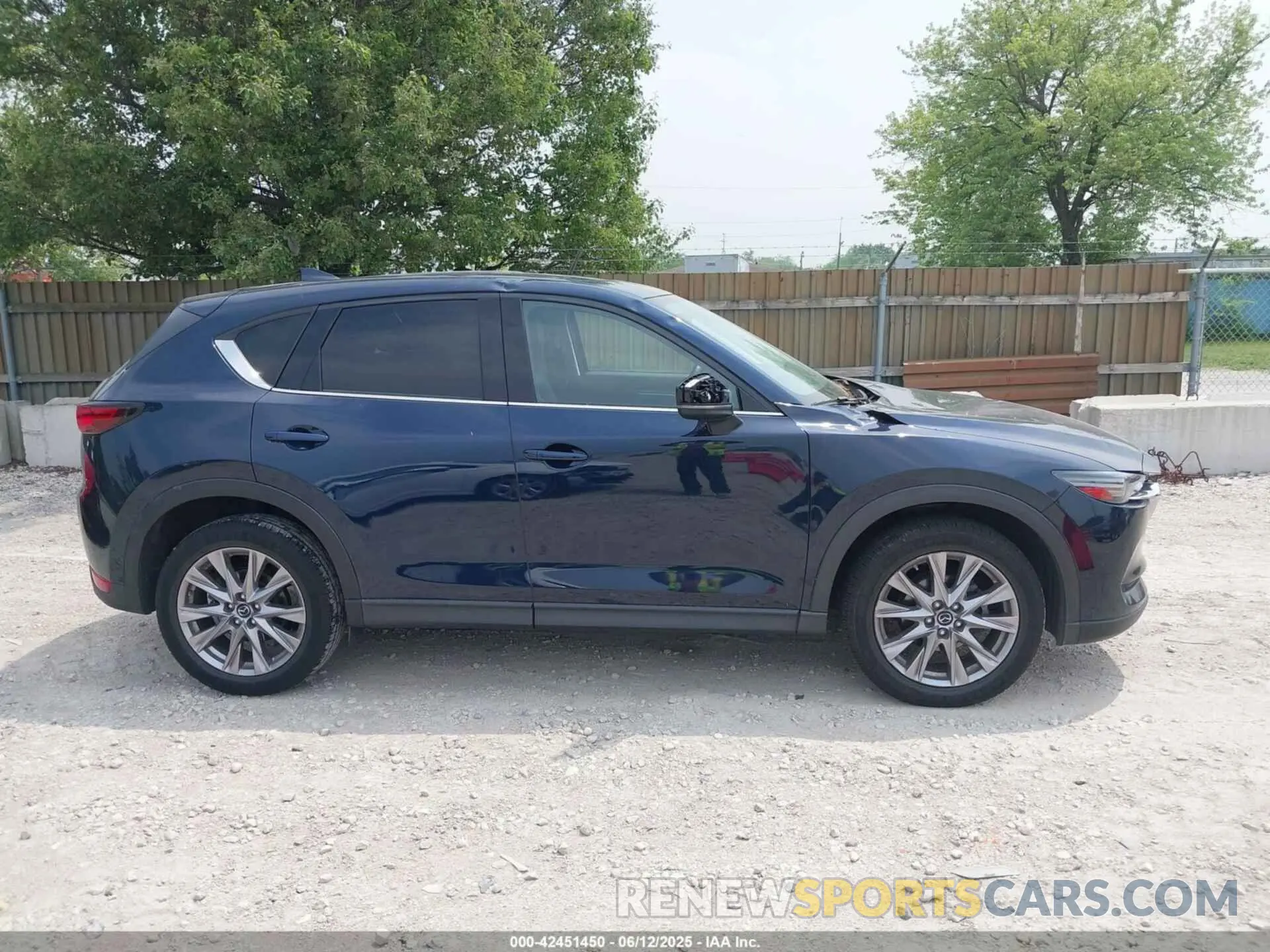 13 fotografías del automóvil dañado JM3KFBDMXL1742847 MAZDA CX-5 2020