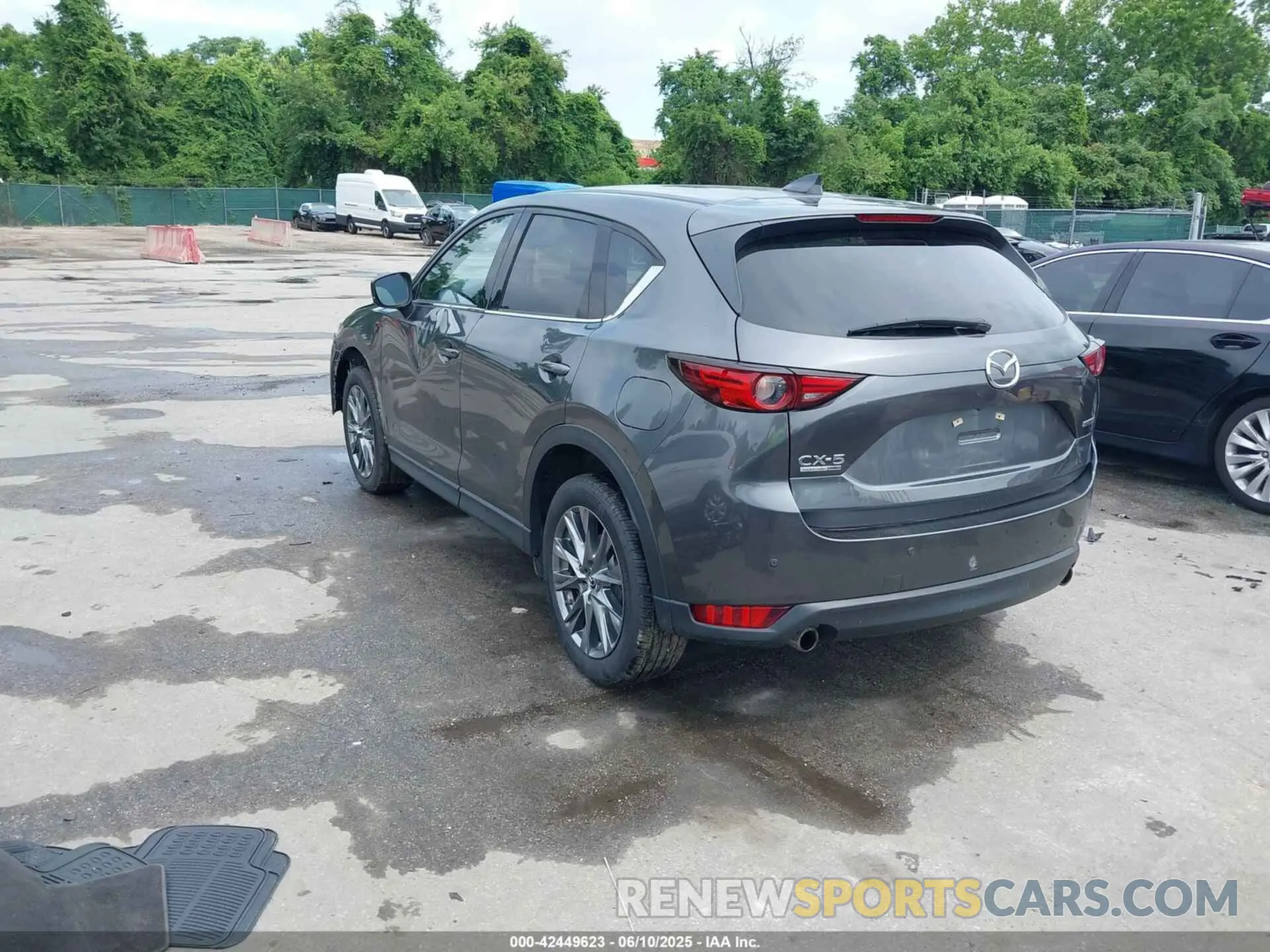 3 fotografías del automóvil dañado JM3KFBEY8L0822963 MAZDA CX-5 2020