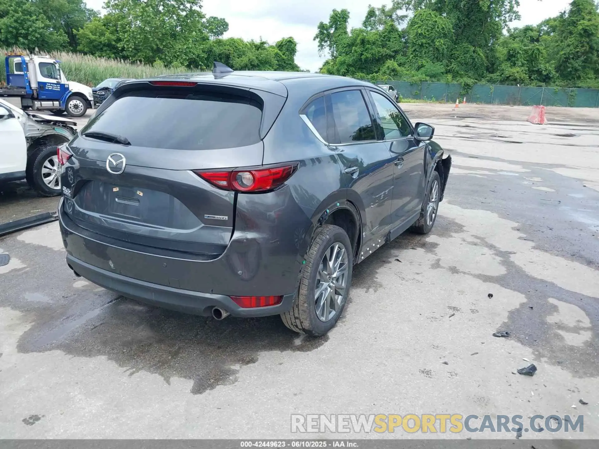 4 fotografías del automóvil dañado JM3KFBEY8L0822963 MAZDA CX-5 2020