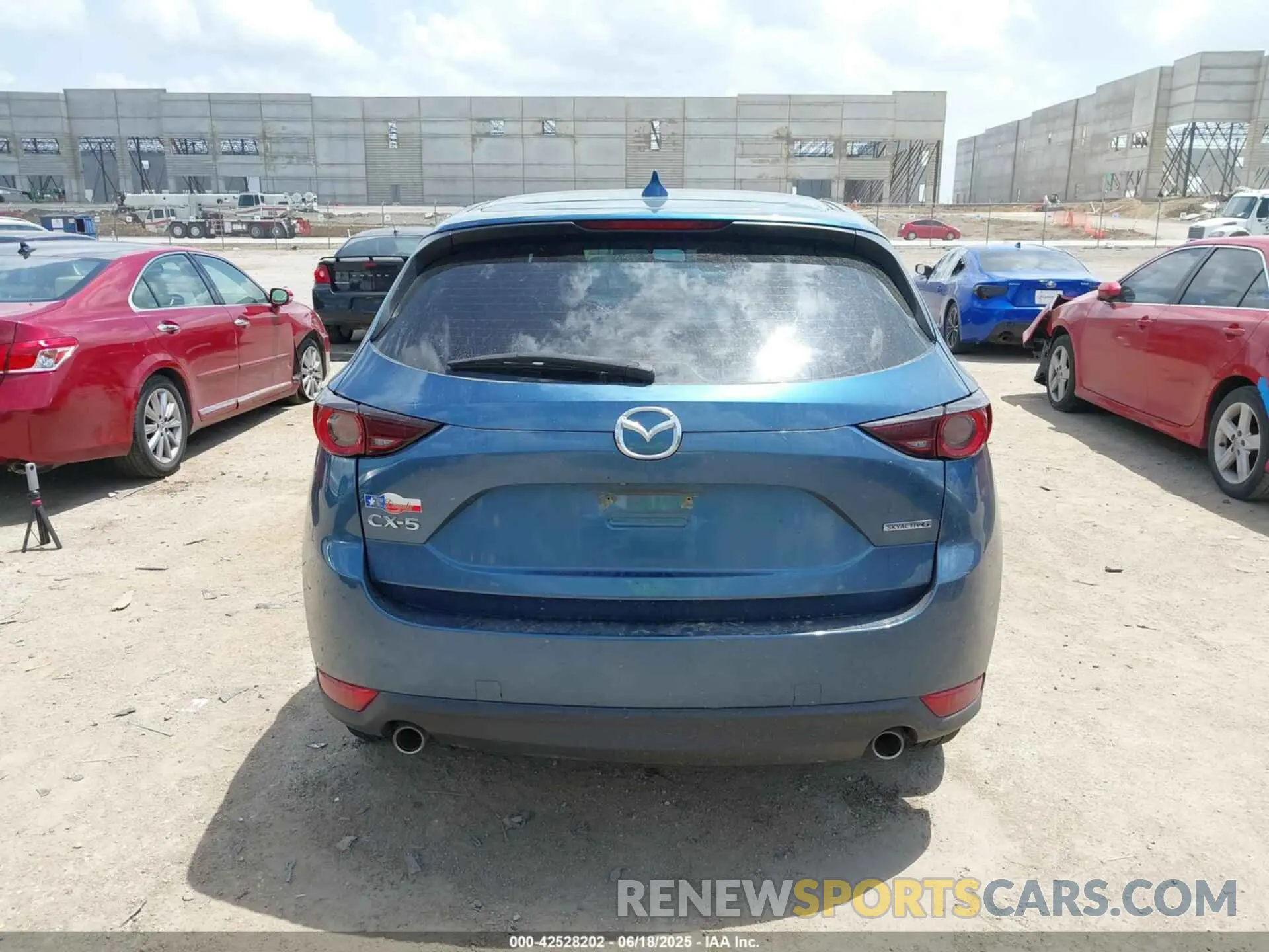 16 fotografías del automóvil dañado JM3KFABM5M1315946 MAZDA CX-5 2021