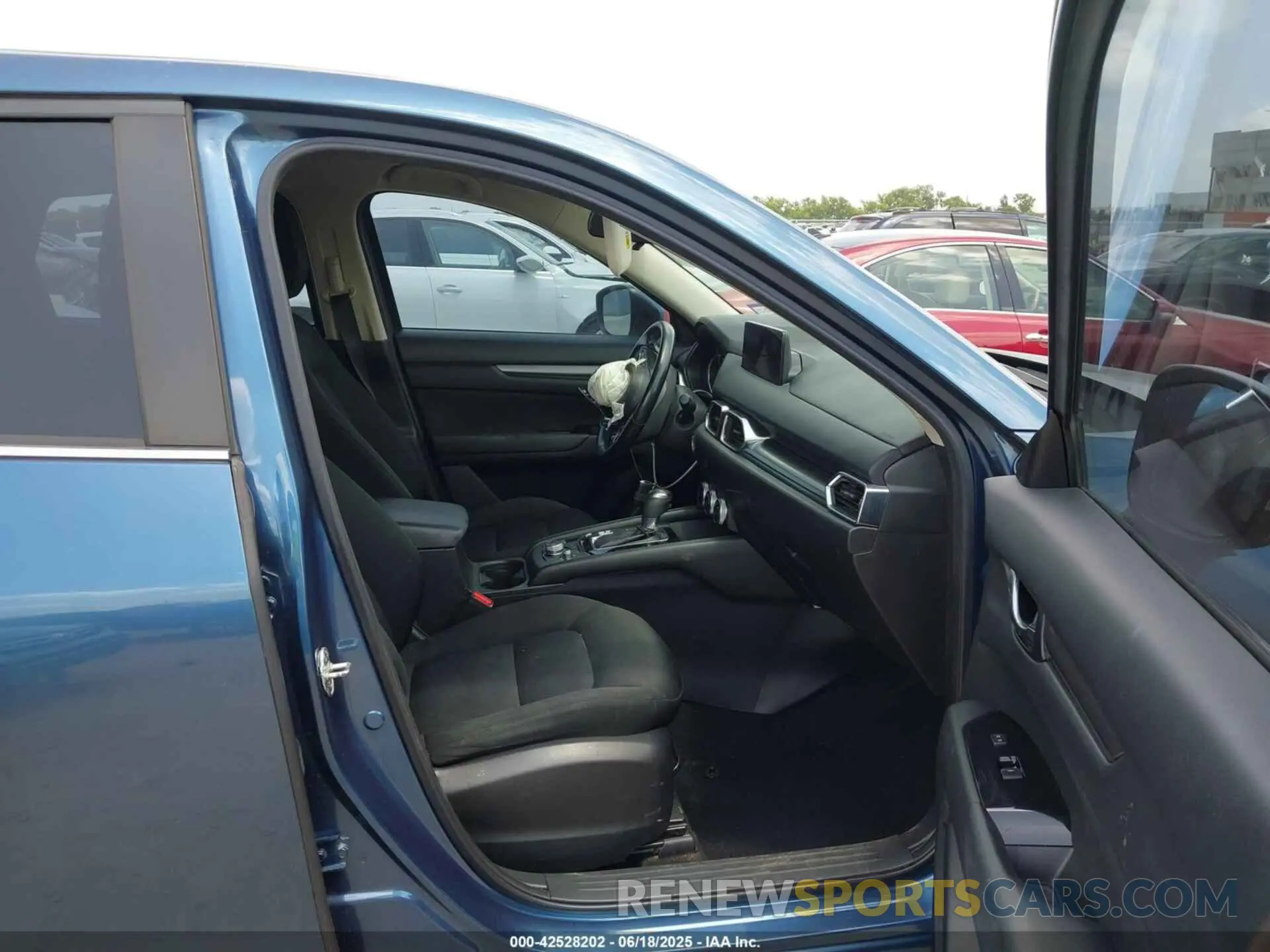 5 fotografías del automóvil dañado JM3KFABM5M1315946 MAZDA CX-5 2021