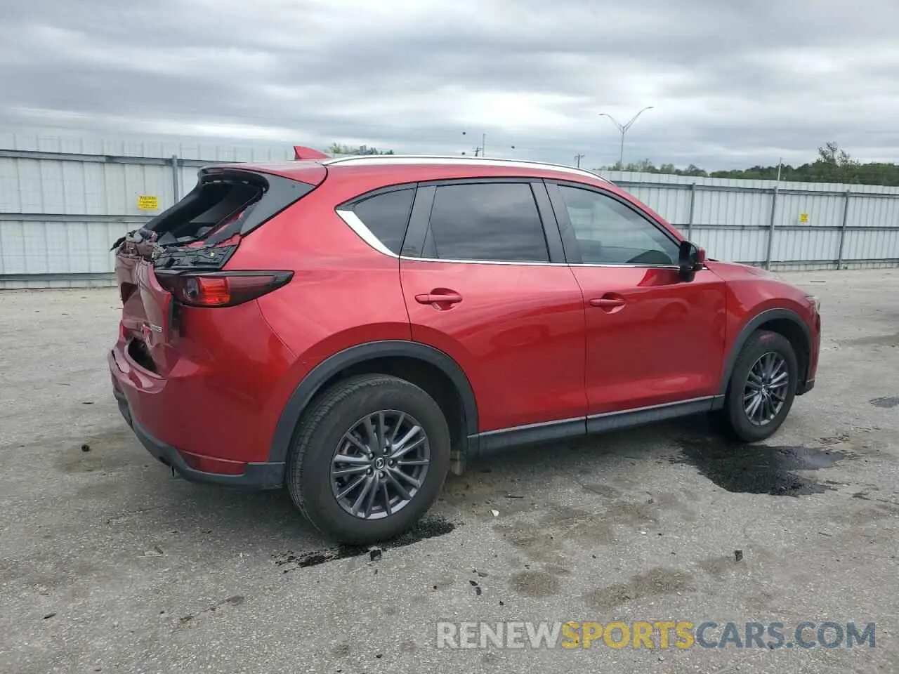 3 fotografías del automóvil dañado JM3KFACM1M0304981 MAZDA CX-5 2021