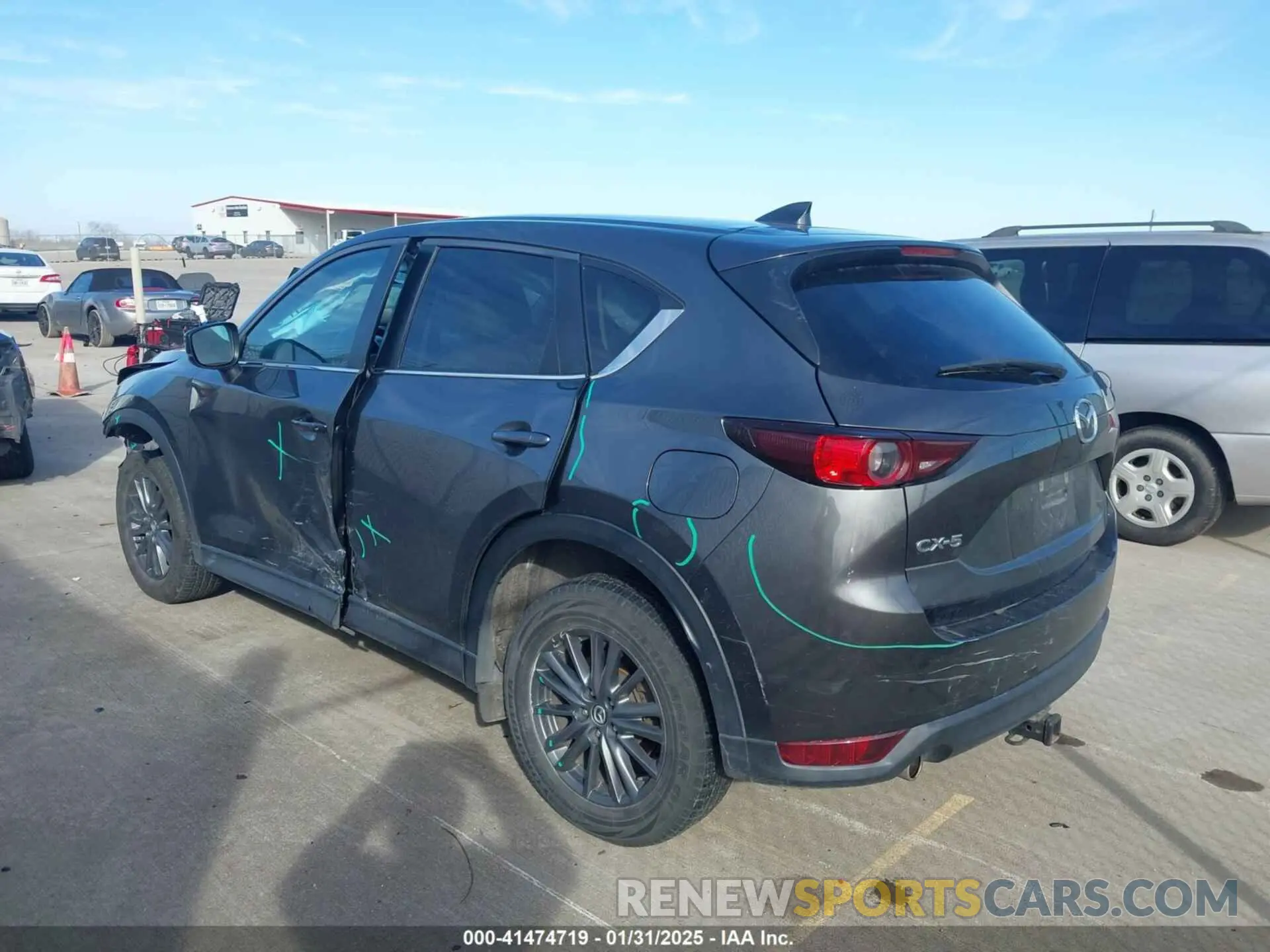 3 fotografías del automóvil dañado JM3KFACM1M0363481 MAZDA CX-5 2021