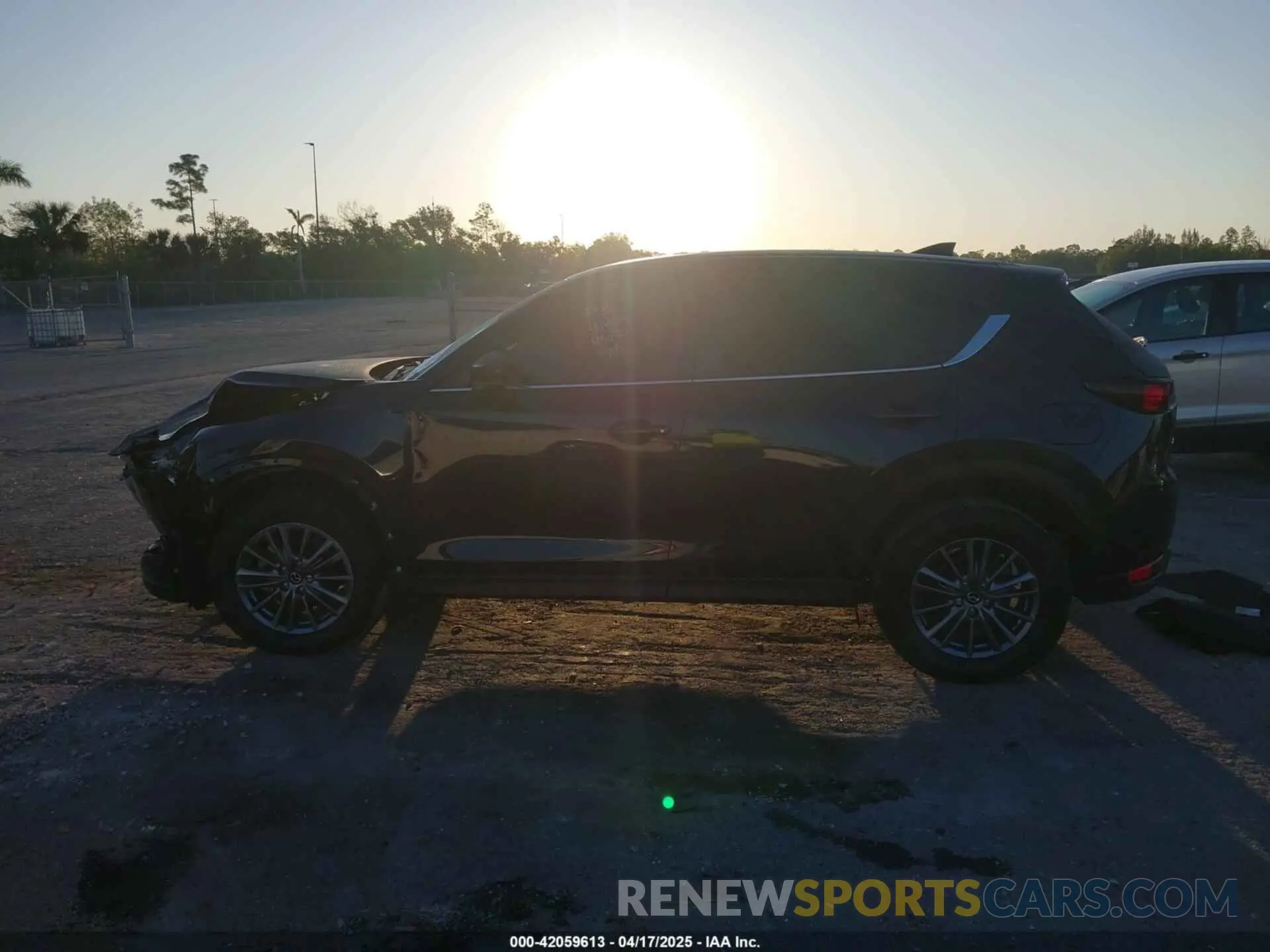 13 fotografías del automóvil dañado JM3KFACM2M0450340 MAZDA CX-5 2021