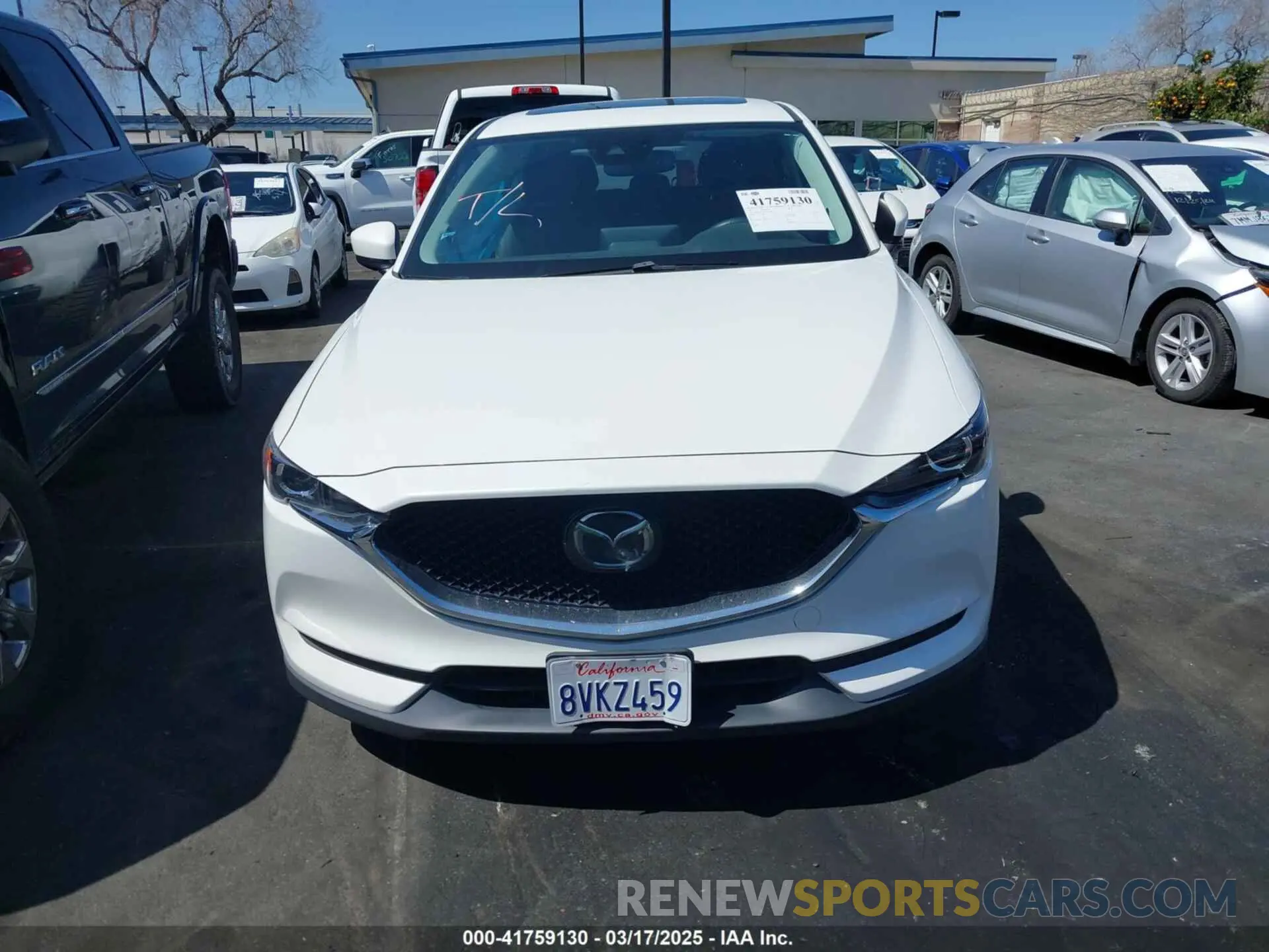 13 fotografías del automóvil dañado JM3KFACM4M0349946 MAZDA CX-5 2021