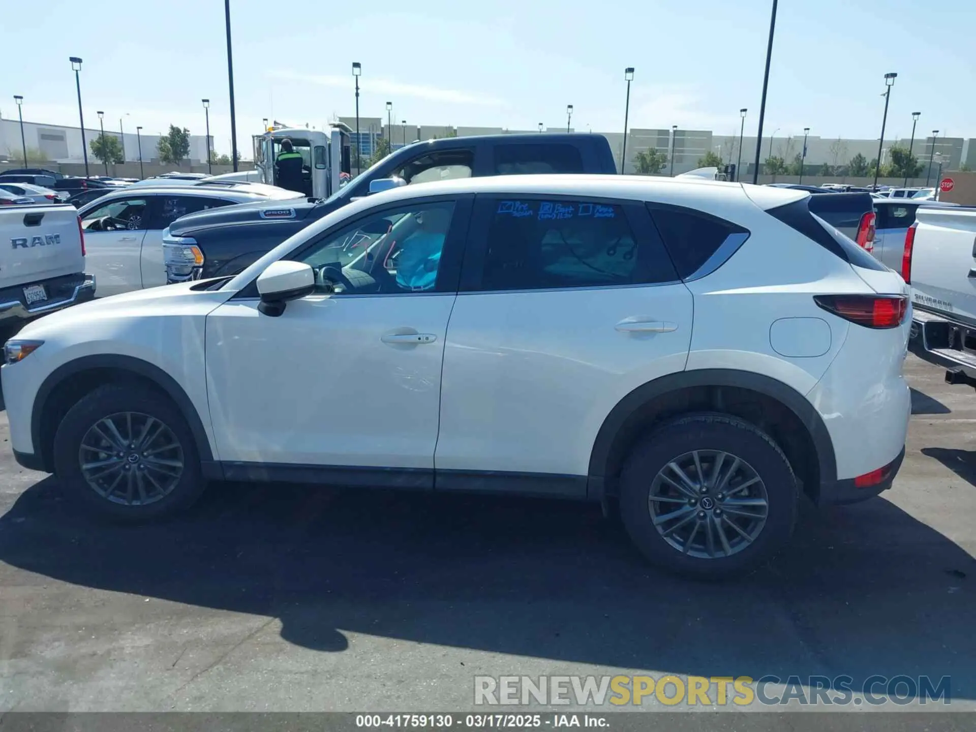 15 fotografías del automóvil dañado JM3KFACM4M0349946 MAZDA CX-5 2021