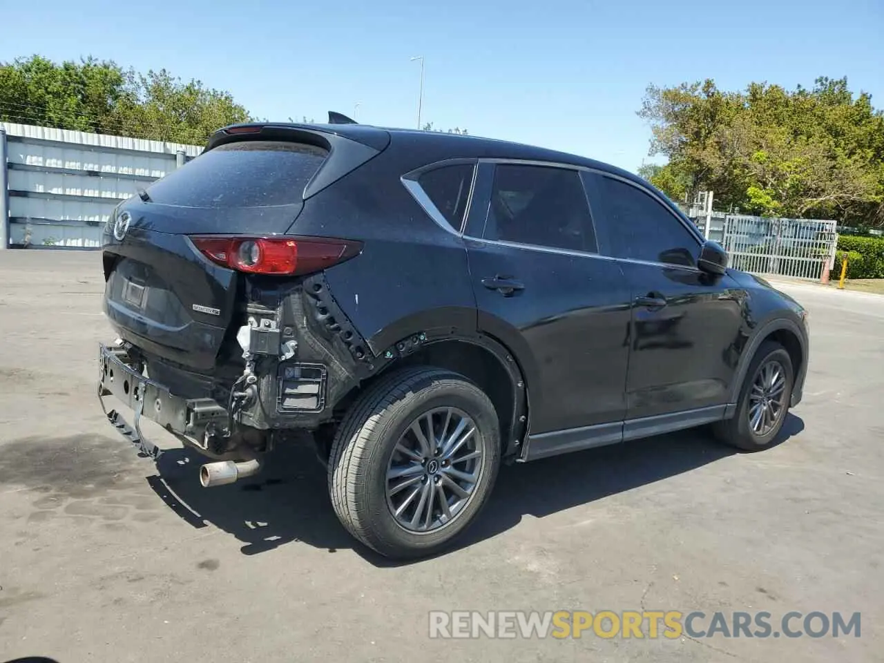 3 fotografías del automóvil dañado JM3KFACM4M0353169 MAZDA CX-5 2021