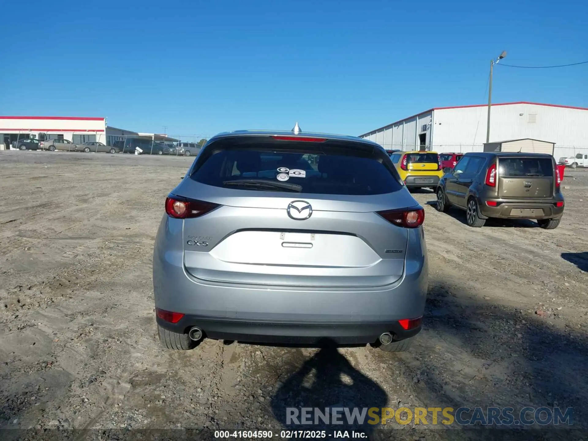15 fotografías del automóvil dañado JM3KFACM4M0408445 MAZDA CX-5 2021