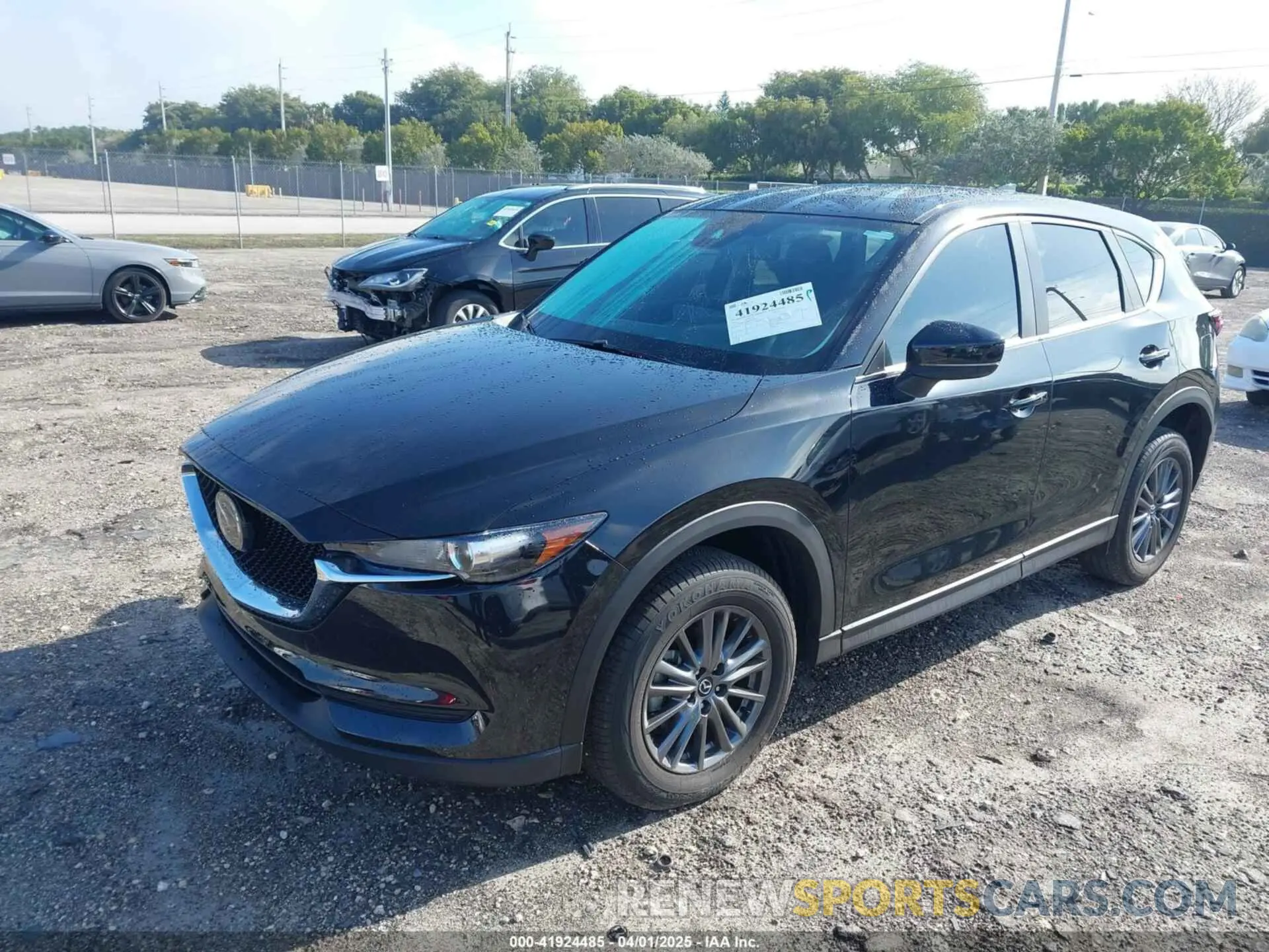 2 fotografías del automóvil dañado JM3KFACM8M0377619 MAZDA CX-5 2021