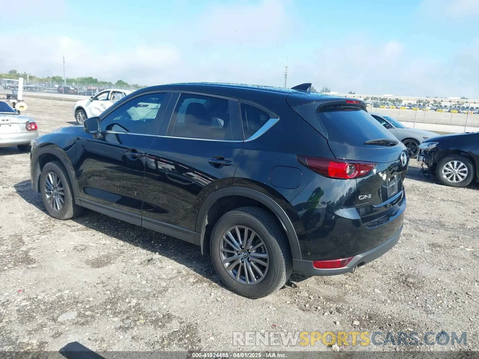 3 fotografías del automóvil dañado JM3KFACM8M0377619 MAZDA CX-5 2021