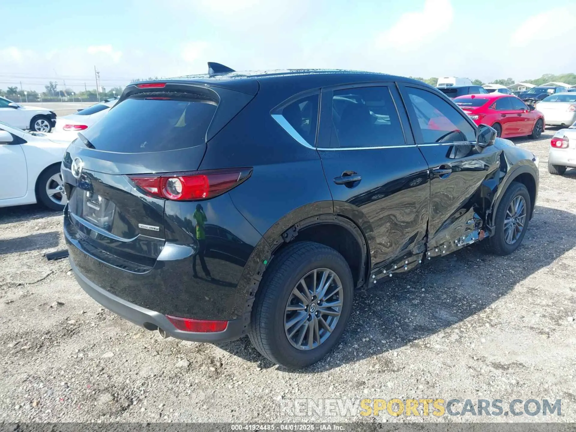 4 fotografías del automóvil dañado JM3KFACM8M0377619 MAZDA CX-5 2021