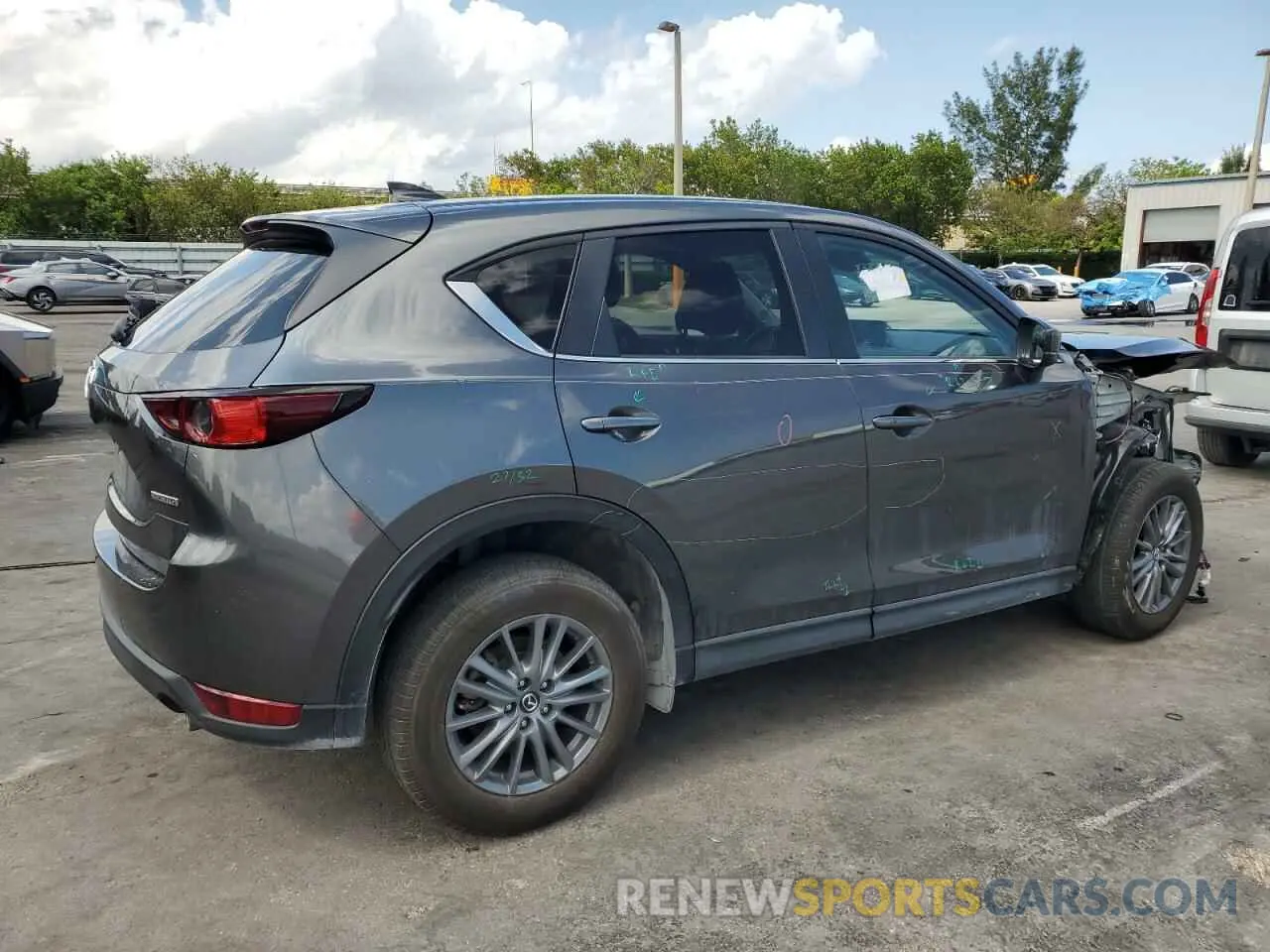 3 fotografías del automóvil dañado JM3KFACM8M0444638 MAZDA CX-5 2021