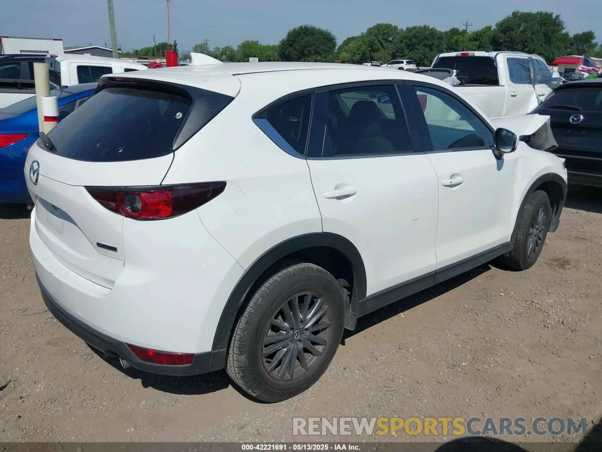 4 fotografías del automóvil dañado JM3KFACM8M0461875 MAZDA CX-5 2021