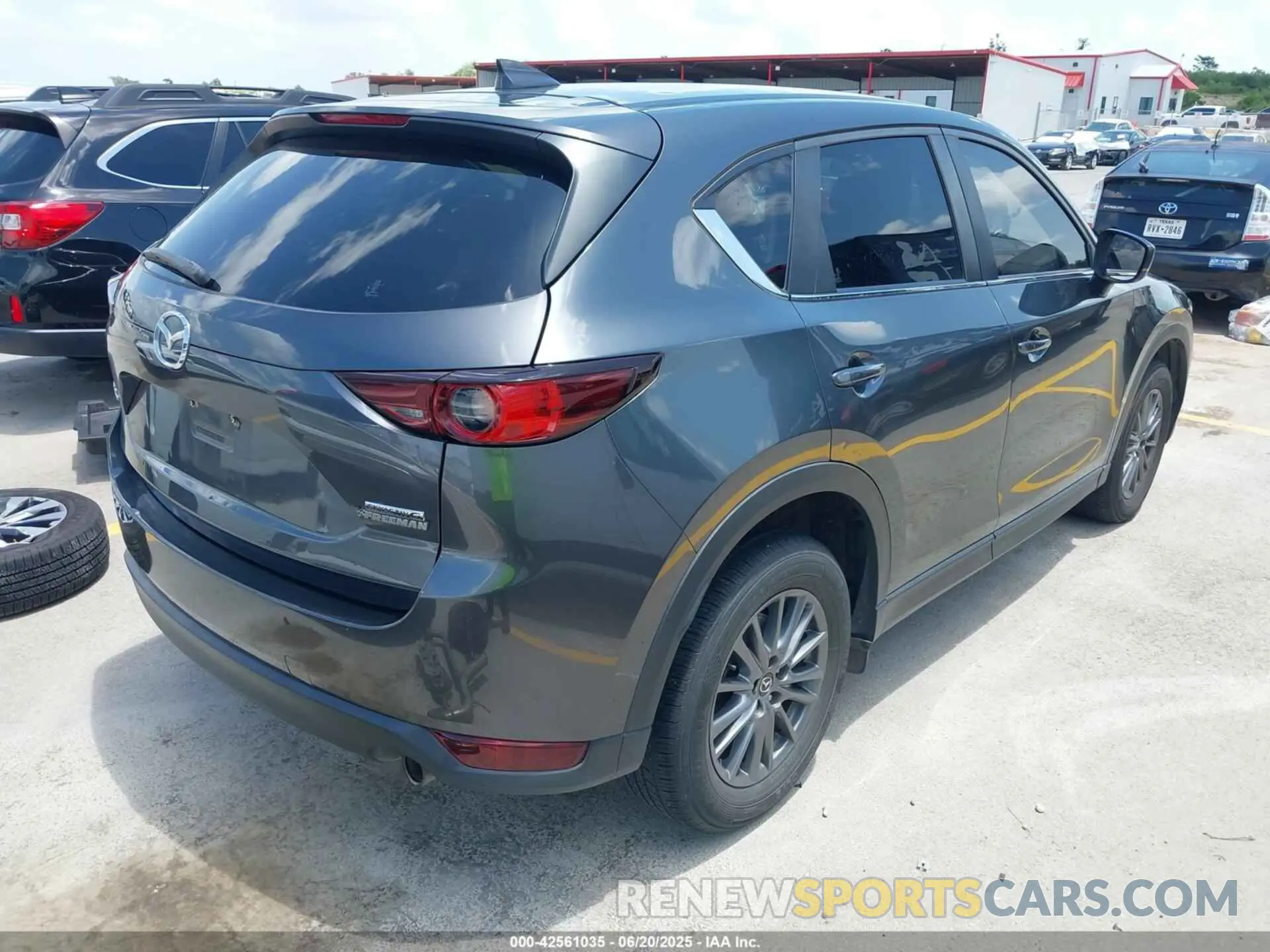 4 fotografías del automóvil dañado JM3KFACMXM0332701 MAZDA CX-5 2021