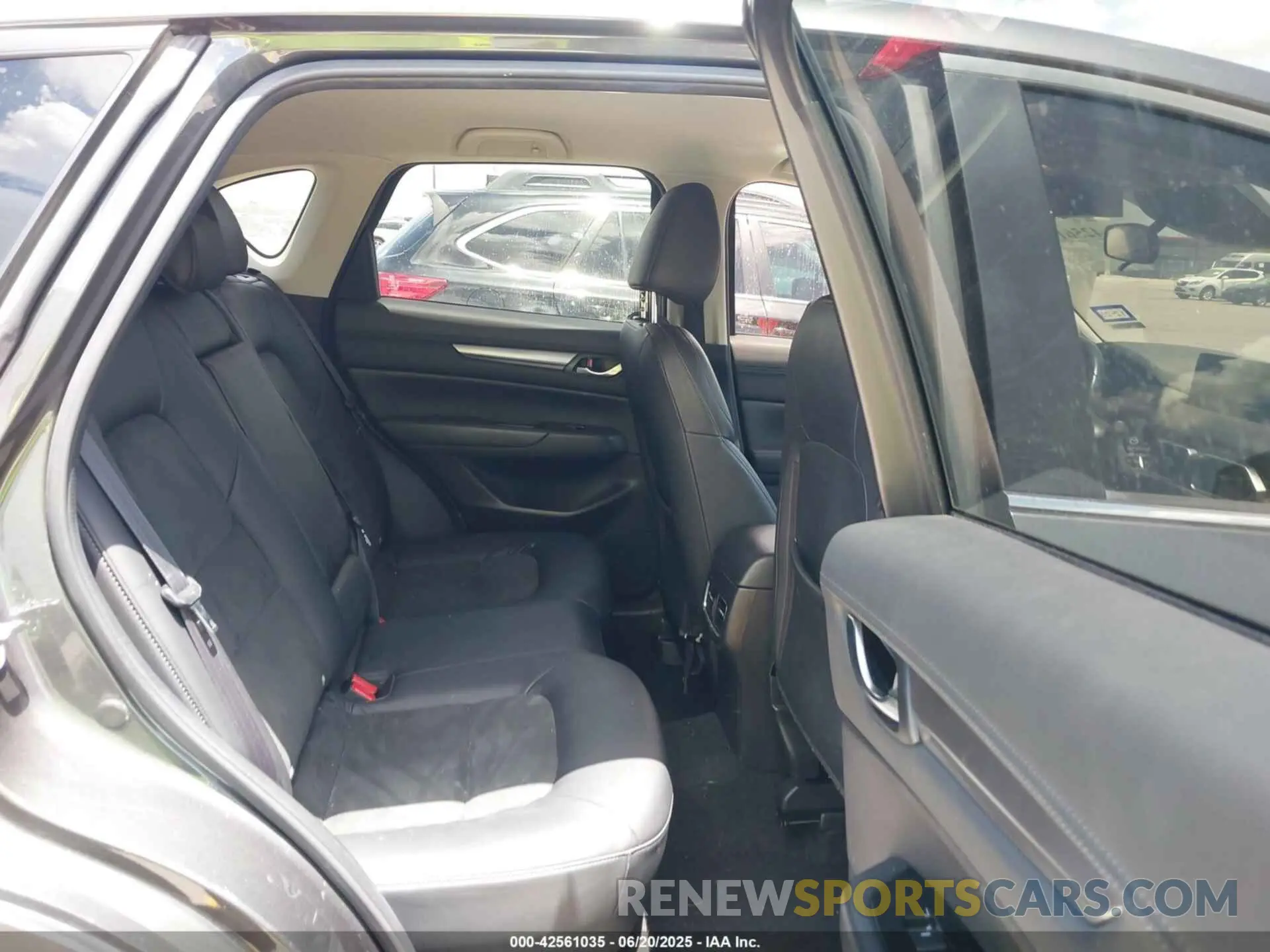 8 fotografías del automóvil dañado JM3KFACMXM0332701 MAZDA CX-5 2021