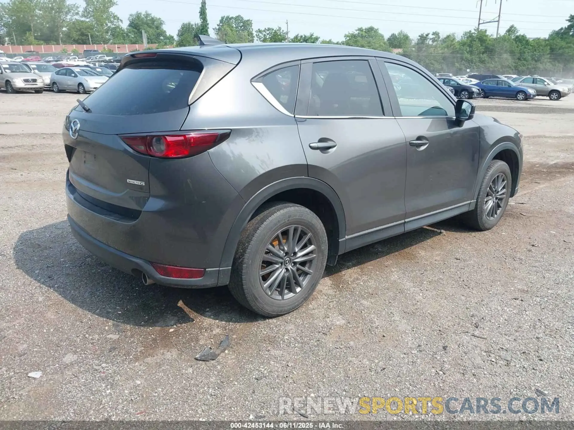 4 fotografías del automóvil dañado JM3KFACMXM1333664 MAZDA CX-5 2021