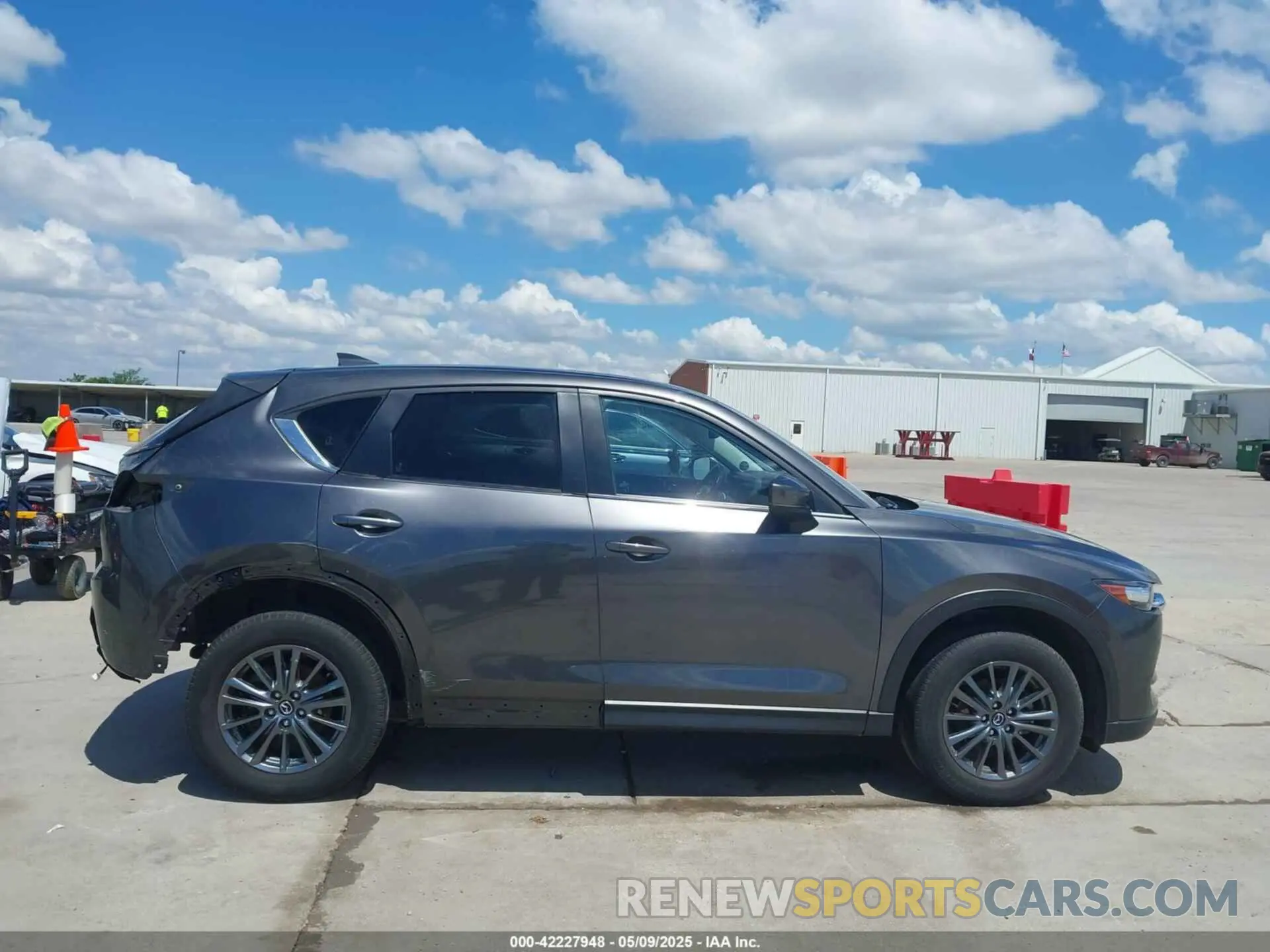 14 fotografías del automóvil dañado JM3KFACMXM1374733 MAZDA CX-5 2021
