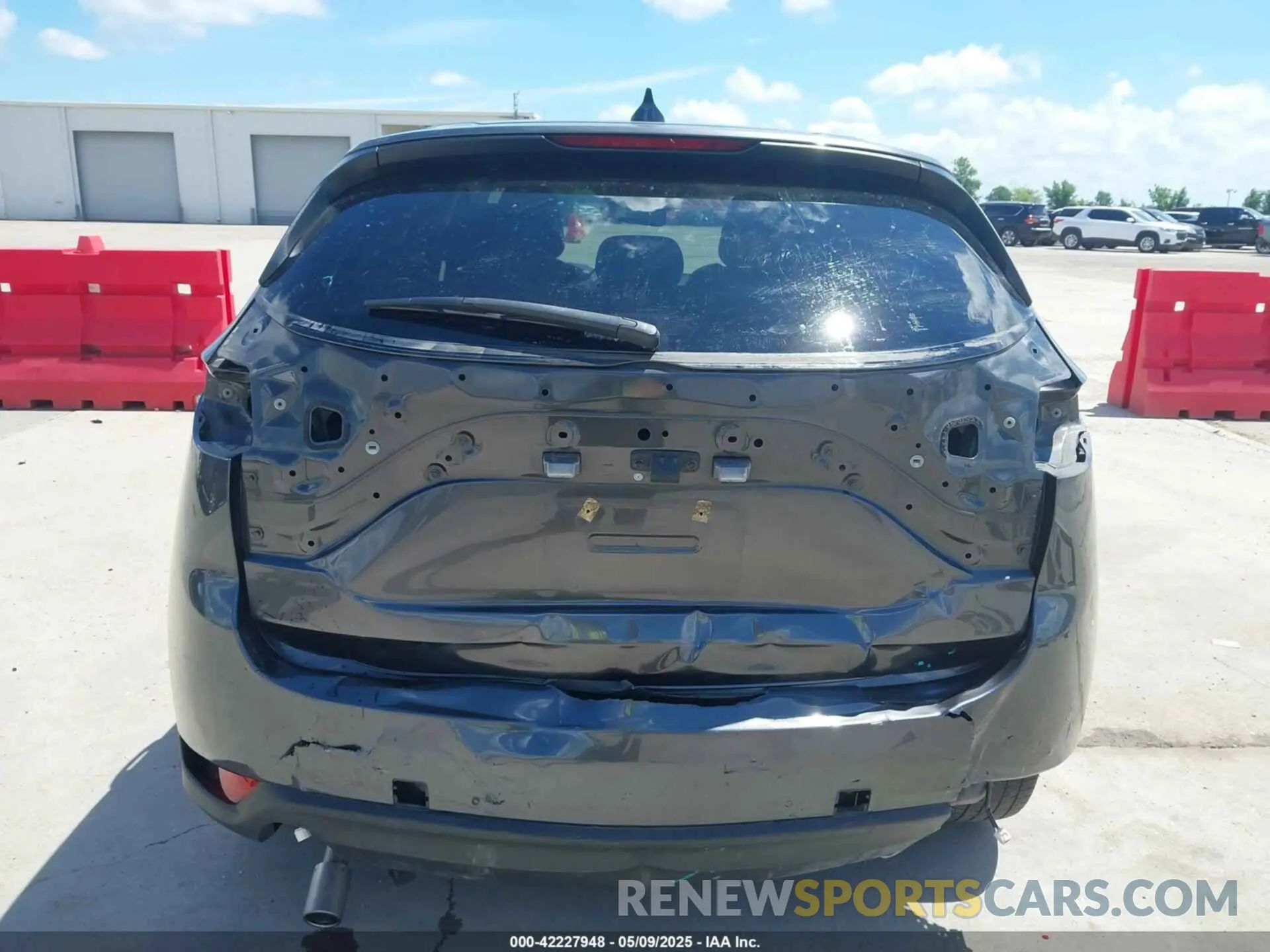 17 fotografías del automóvil dañado JM3KFACMXM1374733 MAZDA CX-5 2021