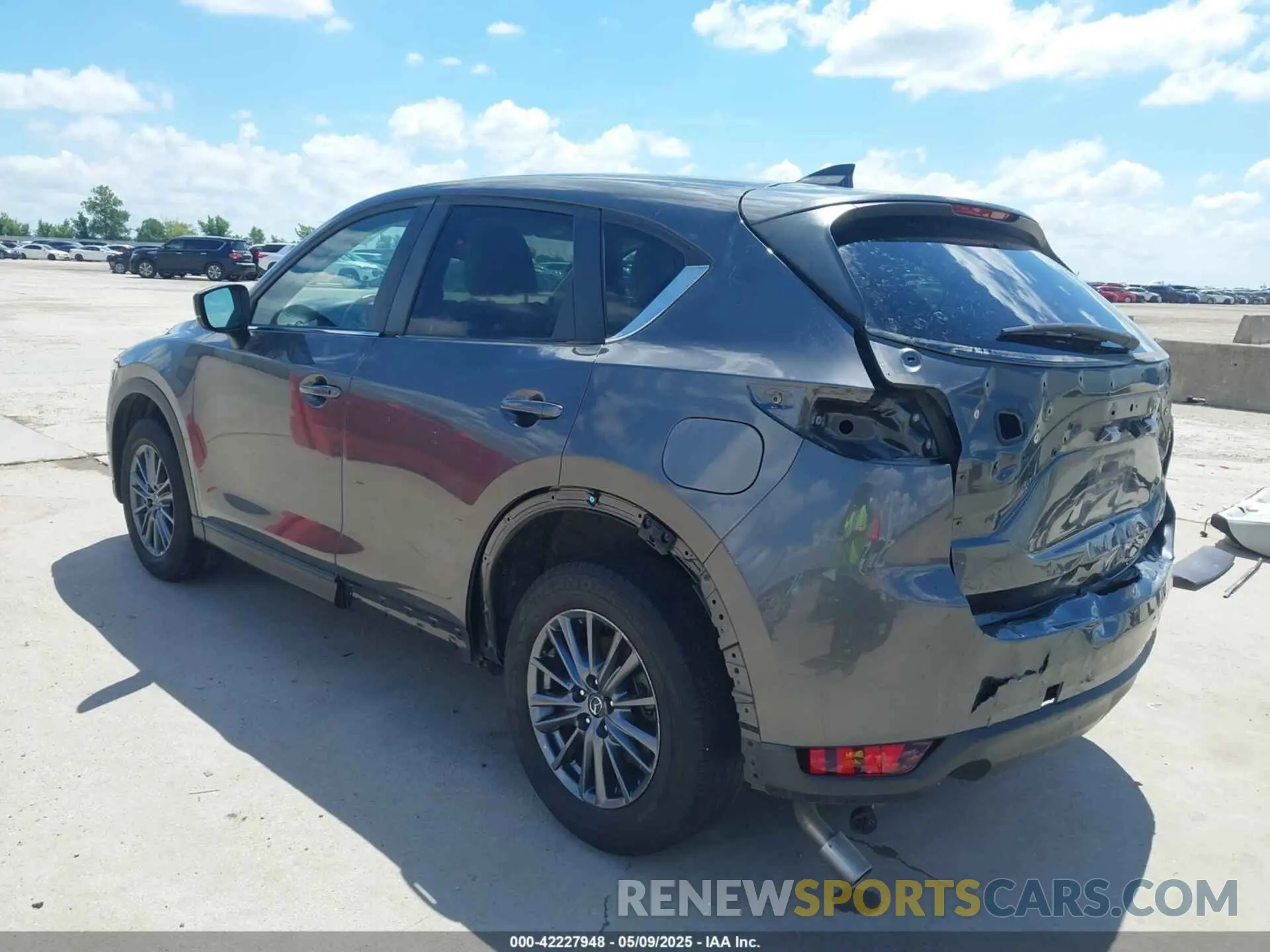 3 fotografías del automóvil dañado JM3KFACMXM1374733 MAZDA CX-5 2021