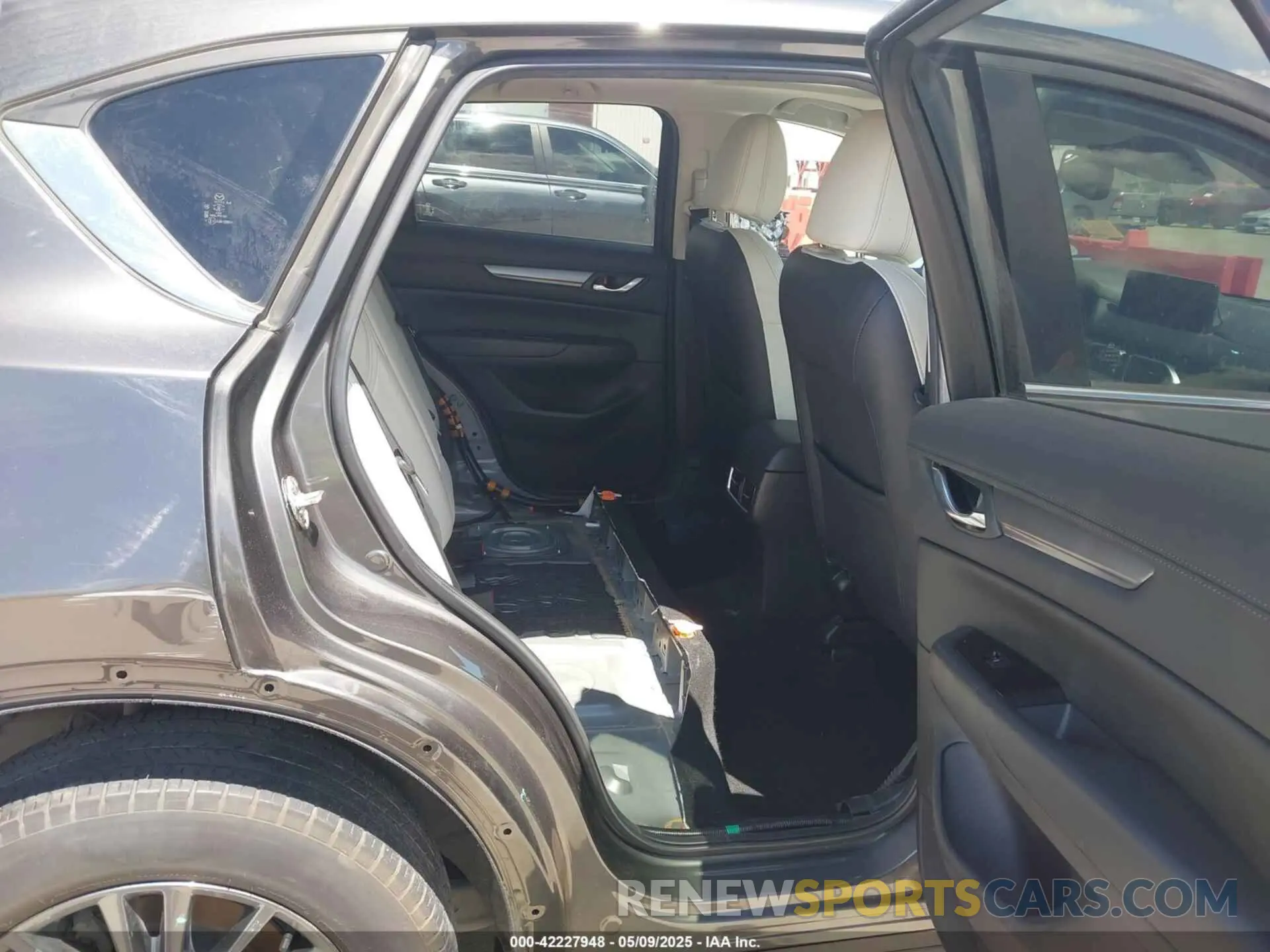 8 fotografías del automóvil dañado JM3KFACMXM1374733 MAZDA CX-5 2021